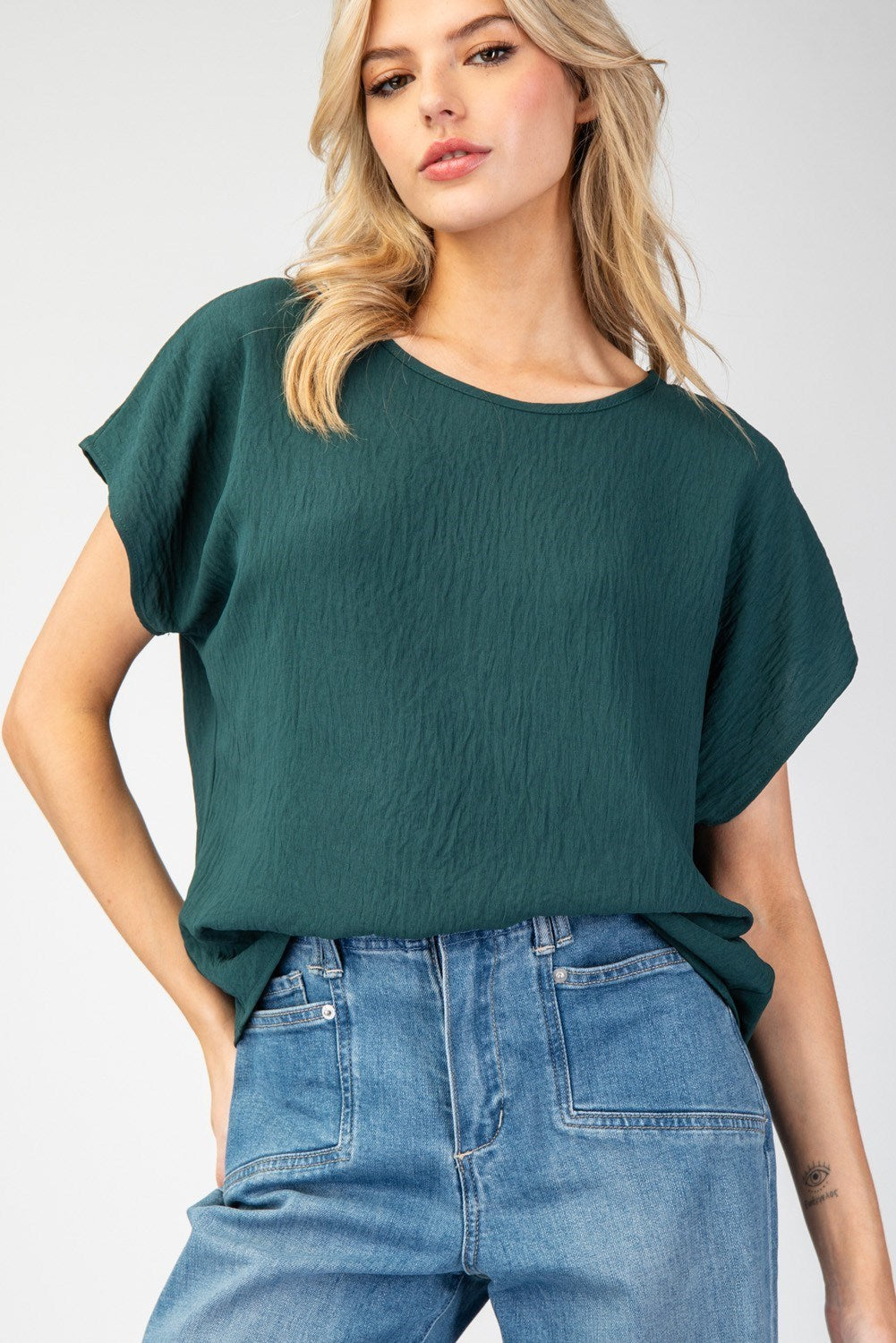 •MAGGIE• crinkle woven boxy top