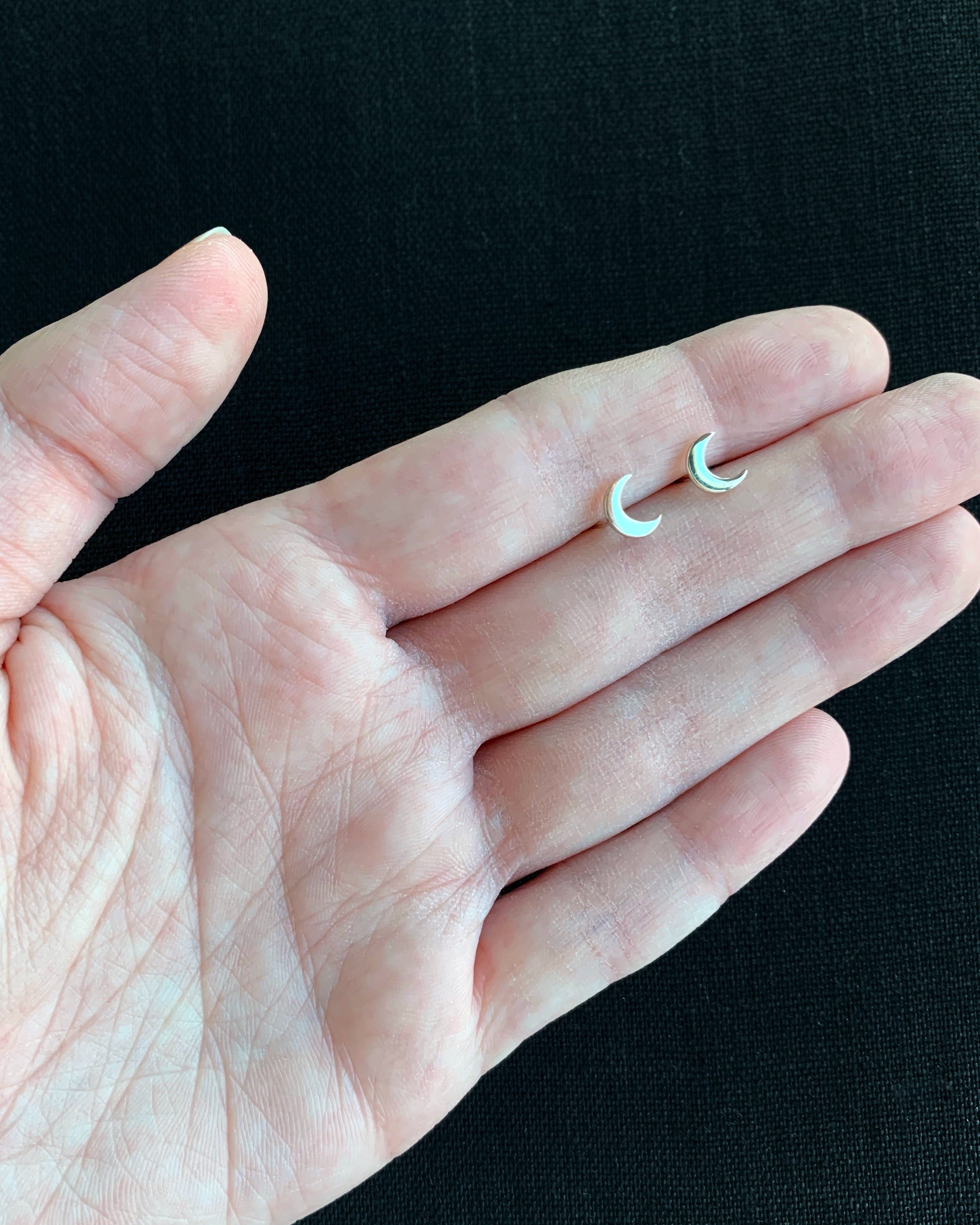 •TINY CRESCENT MOON• silver stud earrings