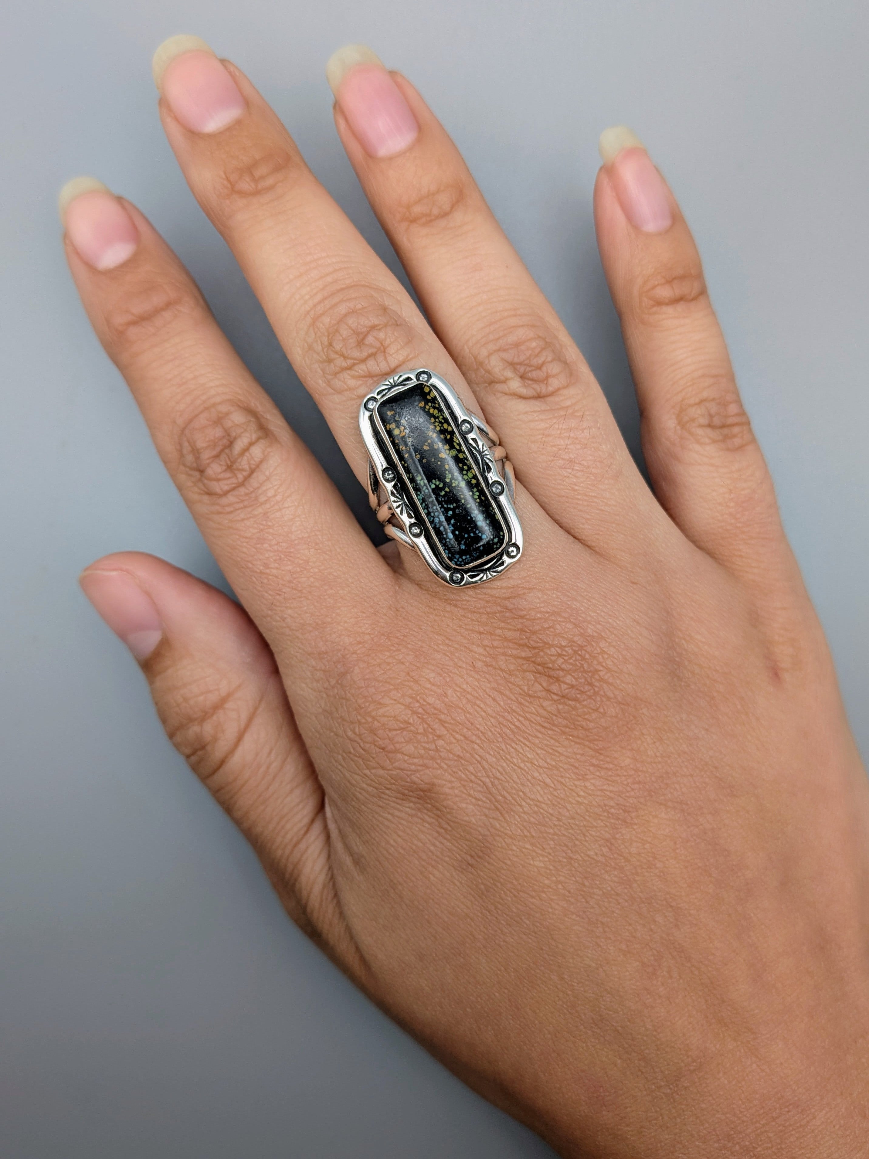 •BLACKJACK TURQUOISE - SHÁ - 2• Navajo silver ring (size 8)