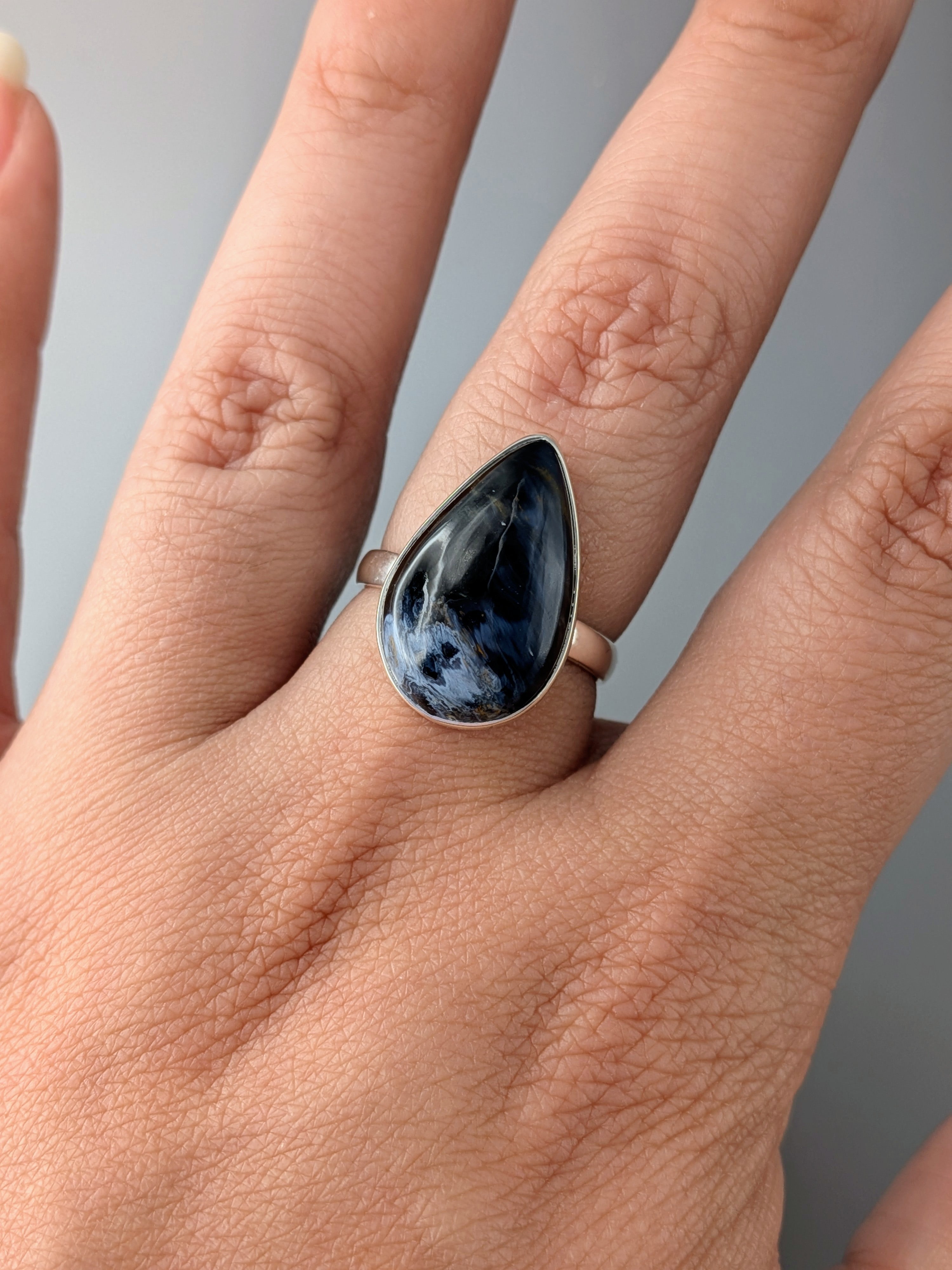 •PIETERSITE - TEAR - 1• simple band silver ring (size 8)