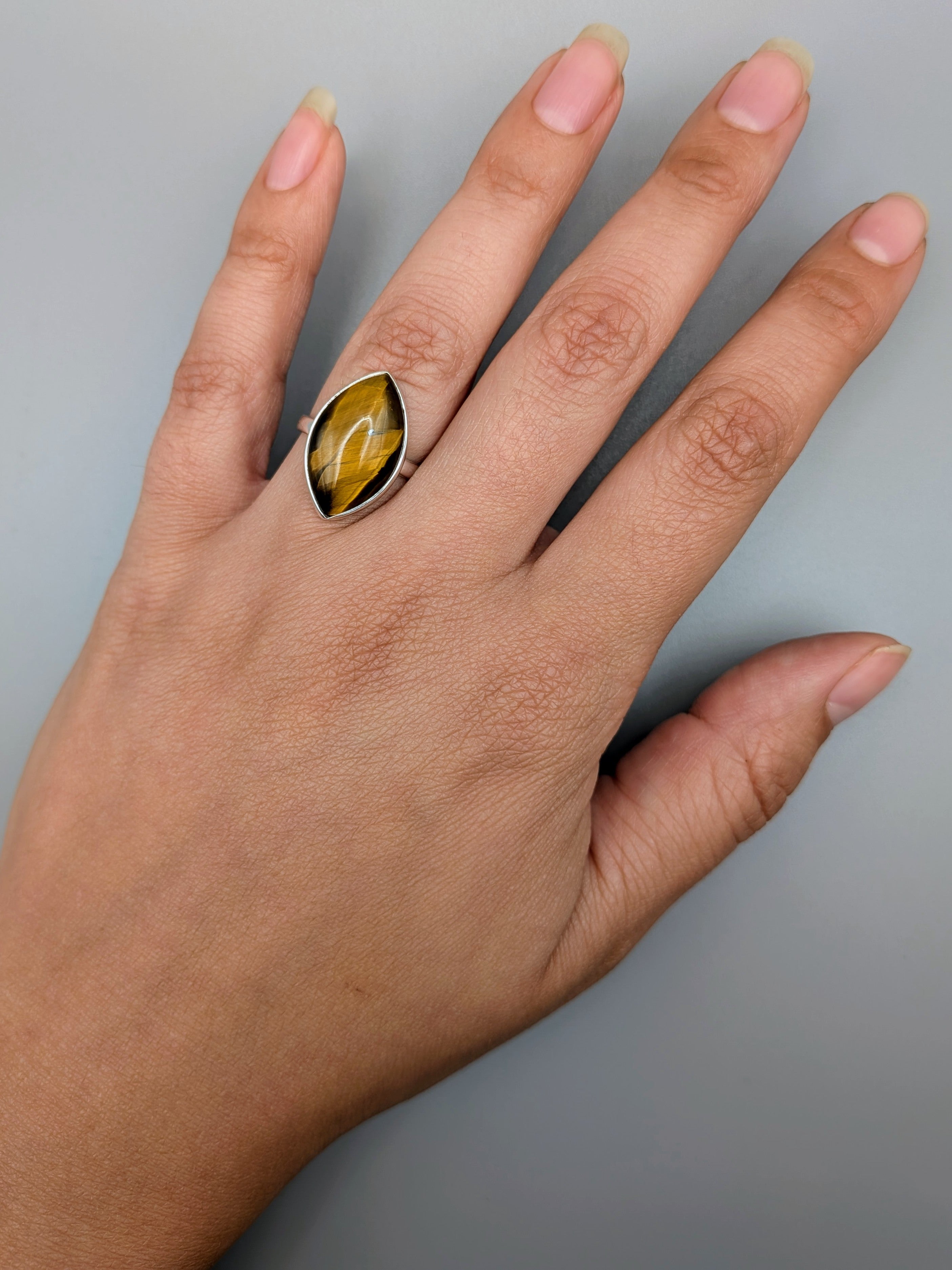 •TIGER EYE - MARQUISE• simple bezel silver ring (size 7)
