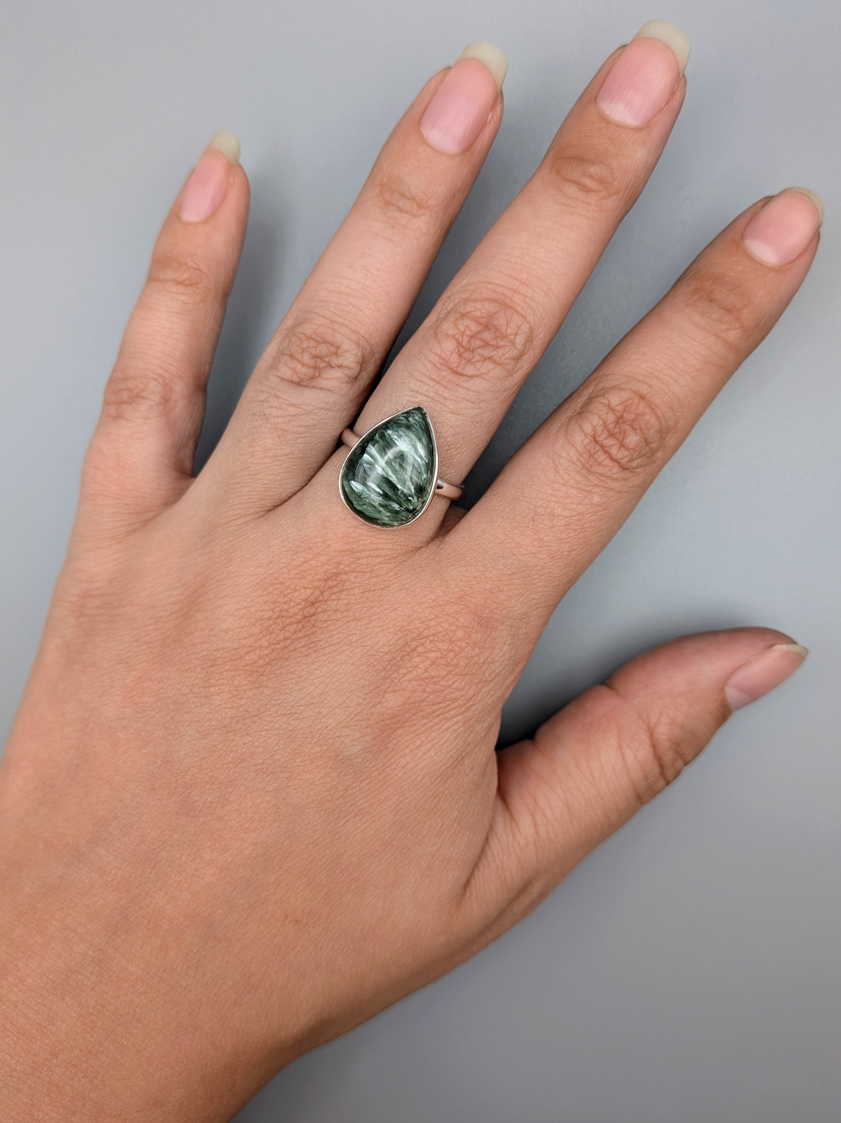 •SERAPHINITE - TEAR• simple bezel silver ring (size 9)