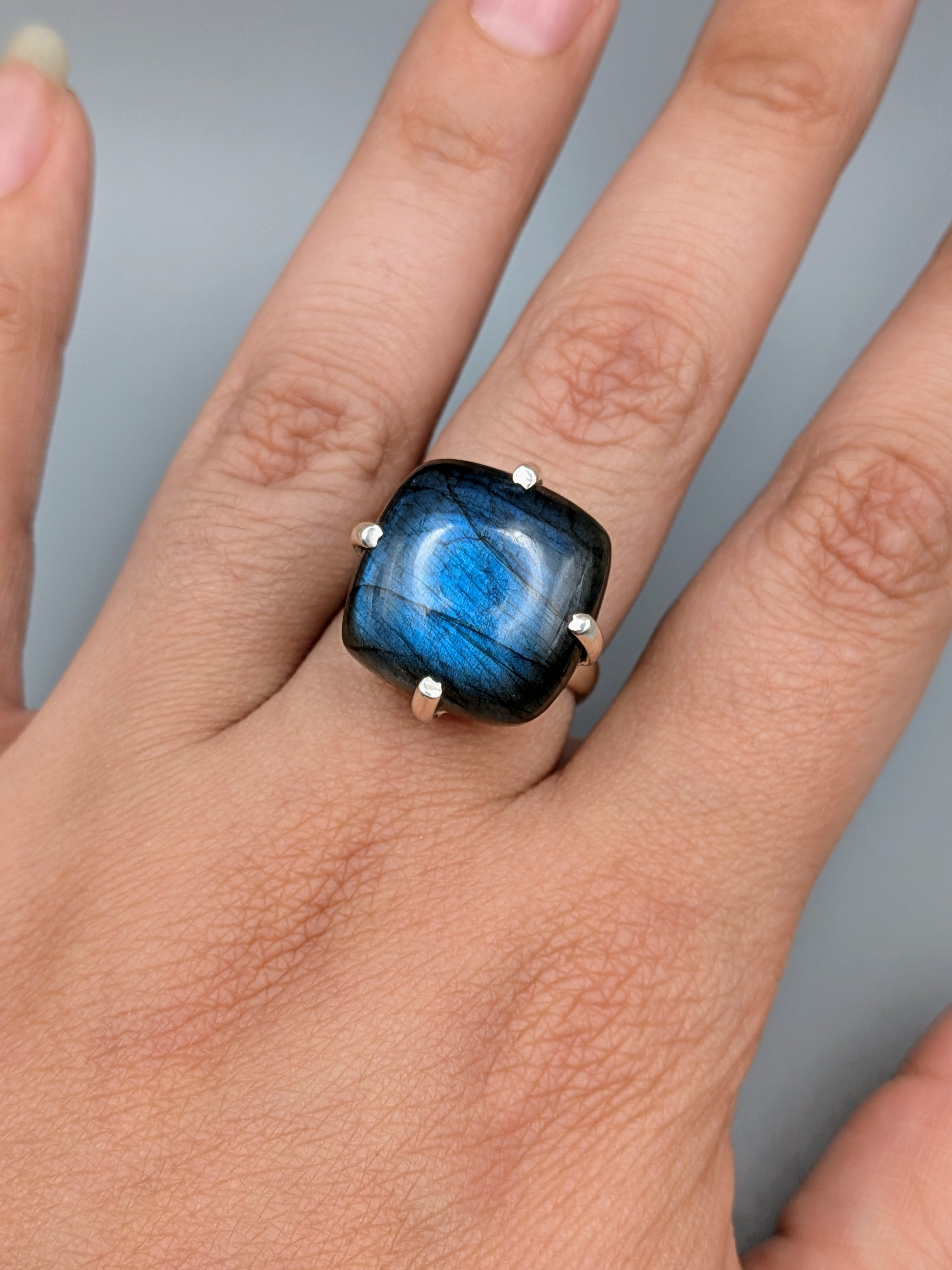 •LABRADORITE - SOFT SQUARE• prong set silver ring (size 8)