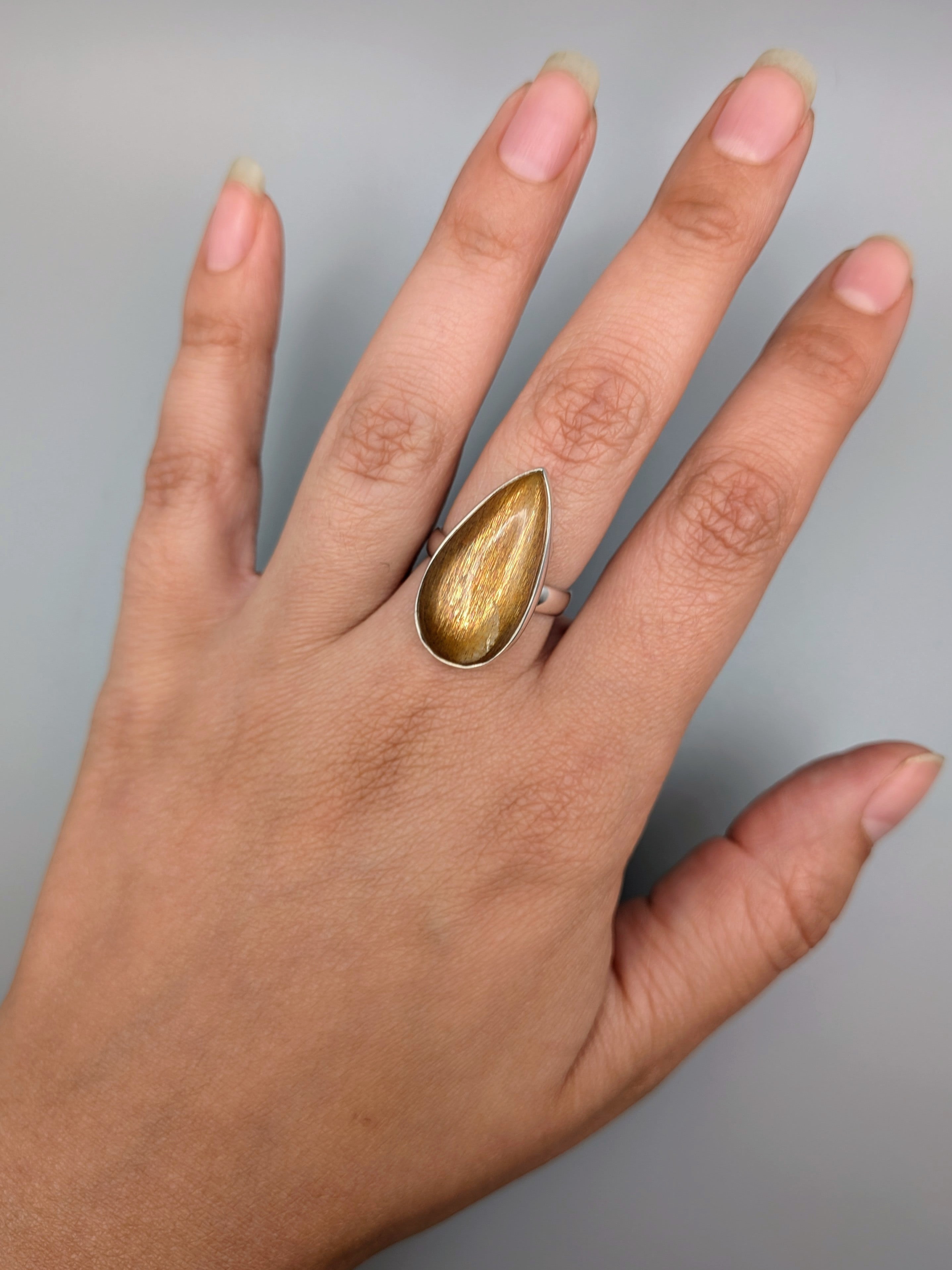 •SUN/MOONSTONE - TEAR• simple bezel silver ring (size 8)