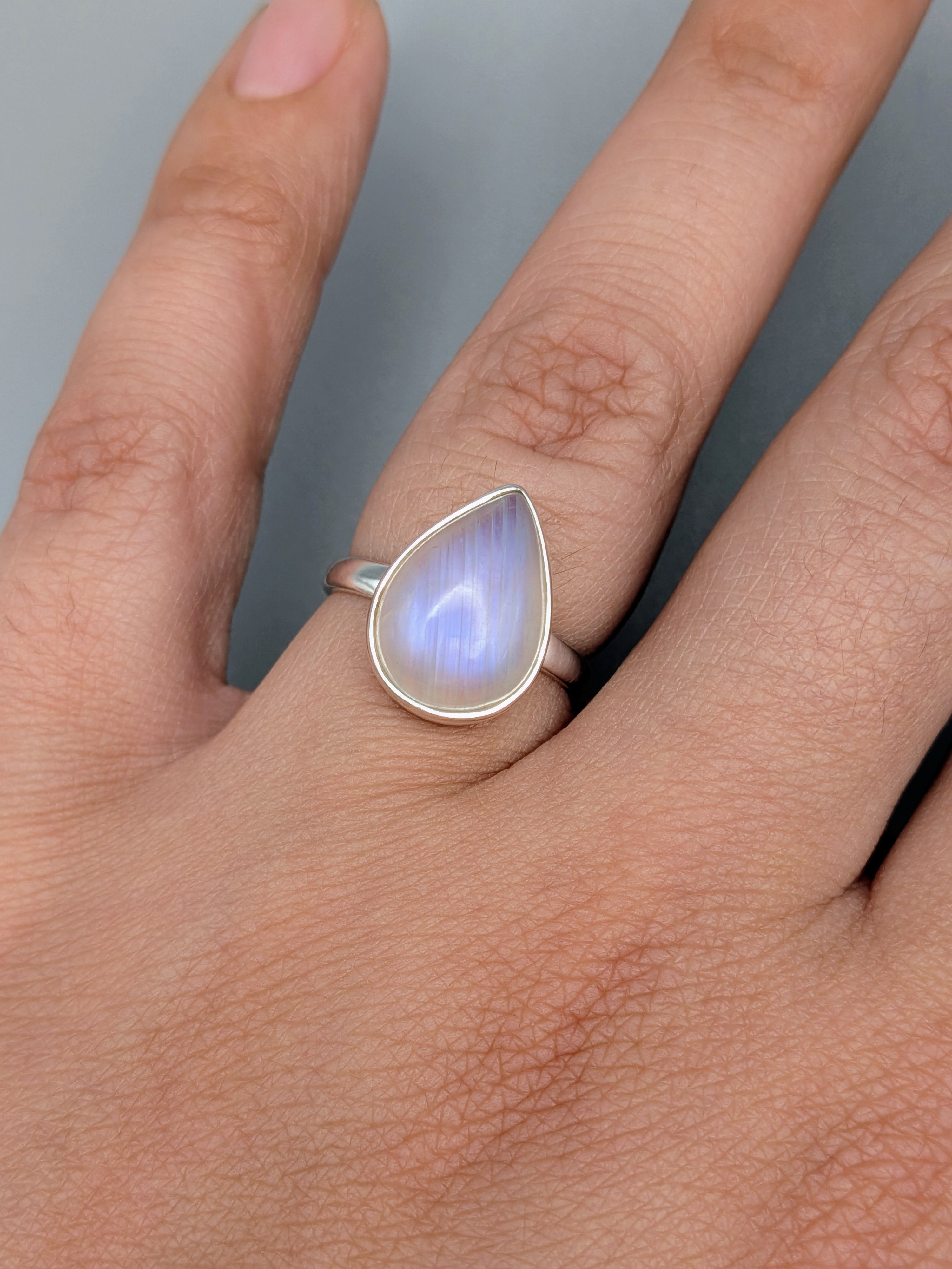 •RAINBOW MOONSTONE - SMALL TEAR - 1• simple bezel silver ring (size 6)