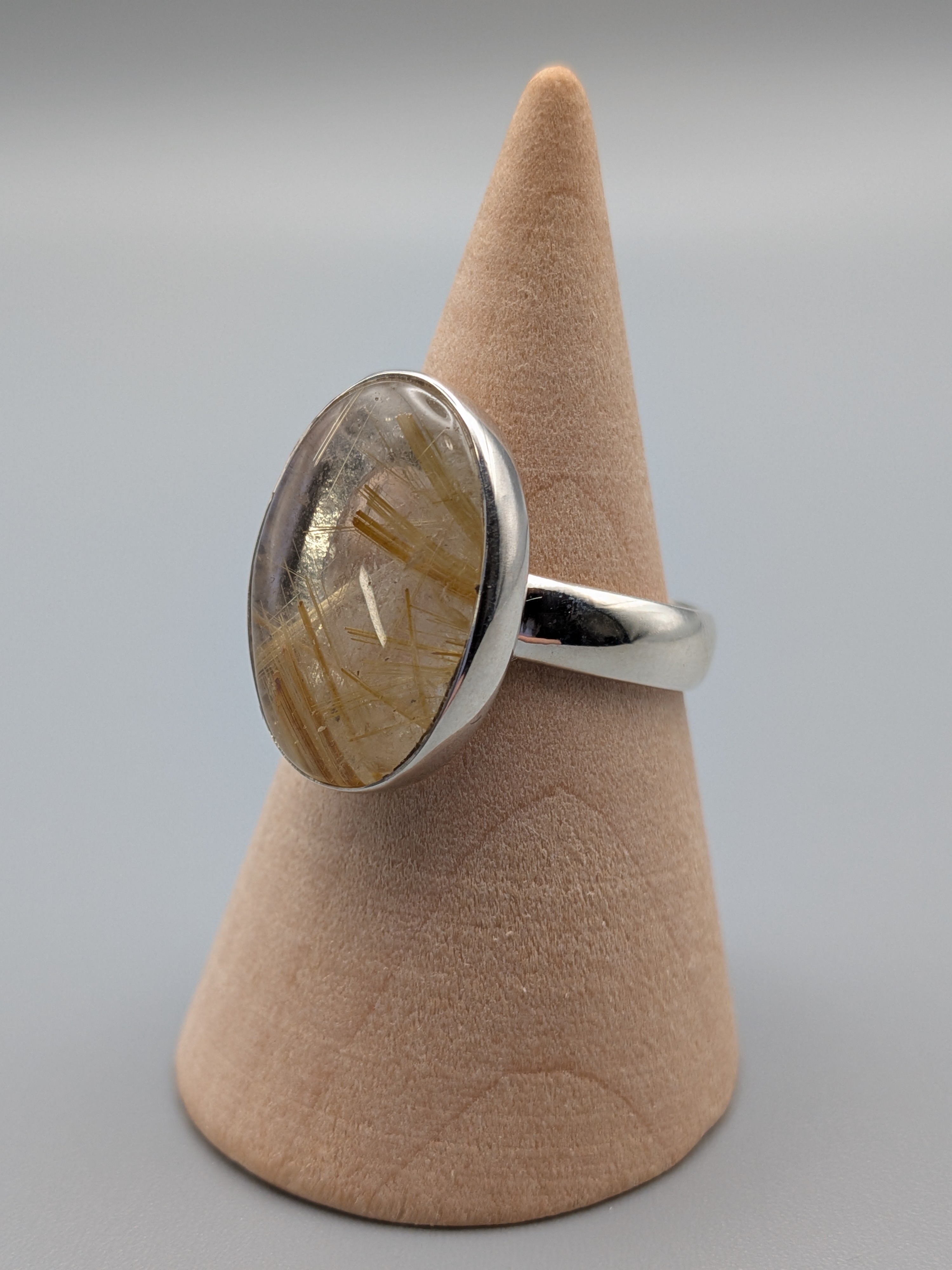 •RUTILATED QUARTZ - OVAL• simple bezel silver ring (size 8)