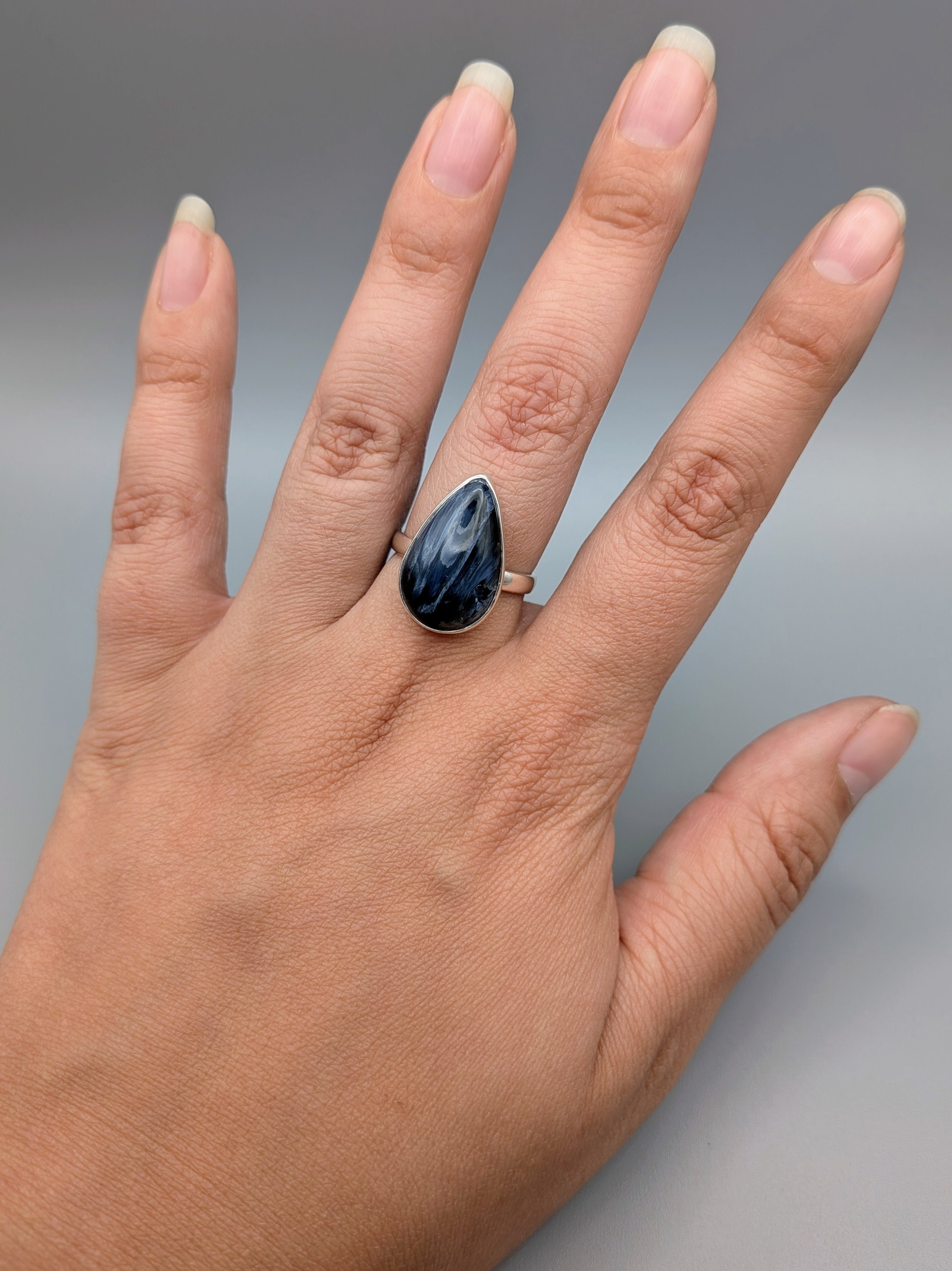 •PIETERSITE - TEAR• simple band silver ring (size 9)