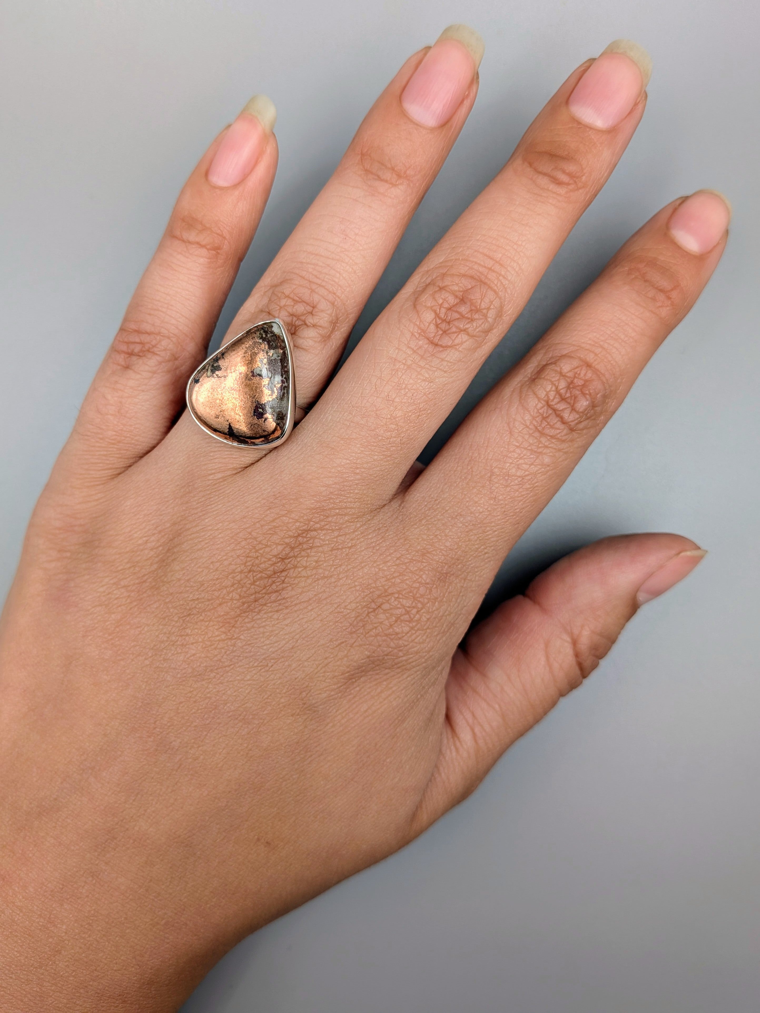 •COPPER IN MATRIX - TEAR• simple bezel silver ring (size 7)