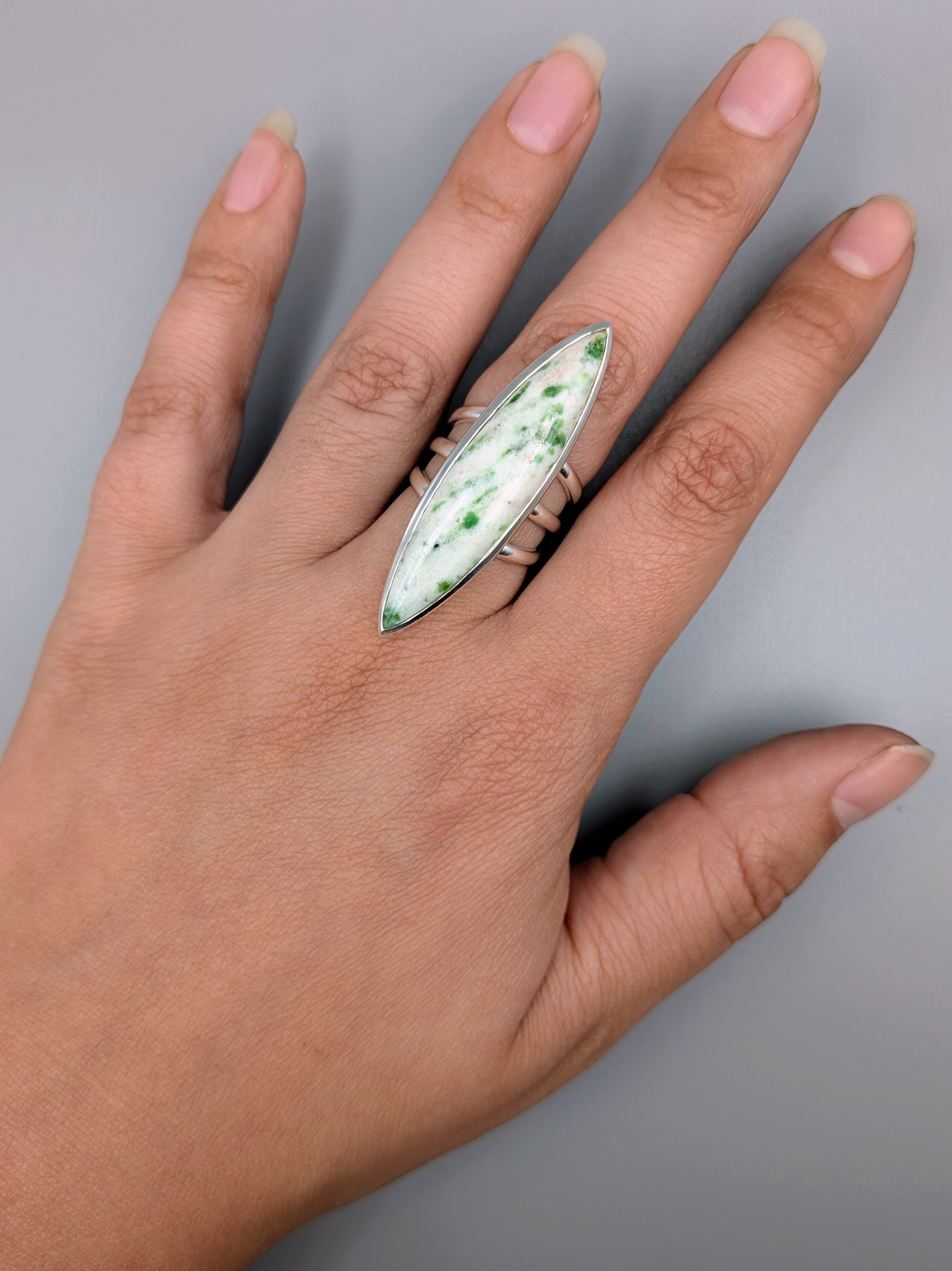 •SAUSSURITE - DEEP MARQUISE• split band silver ring (size 7.75)