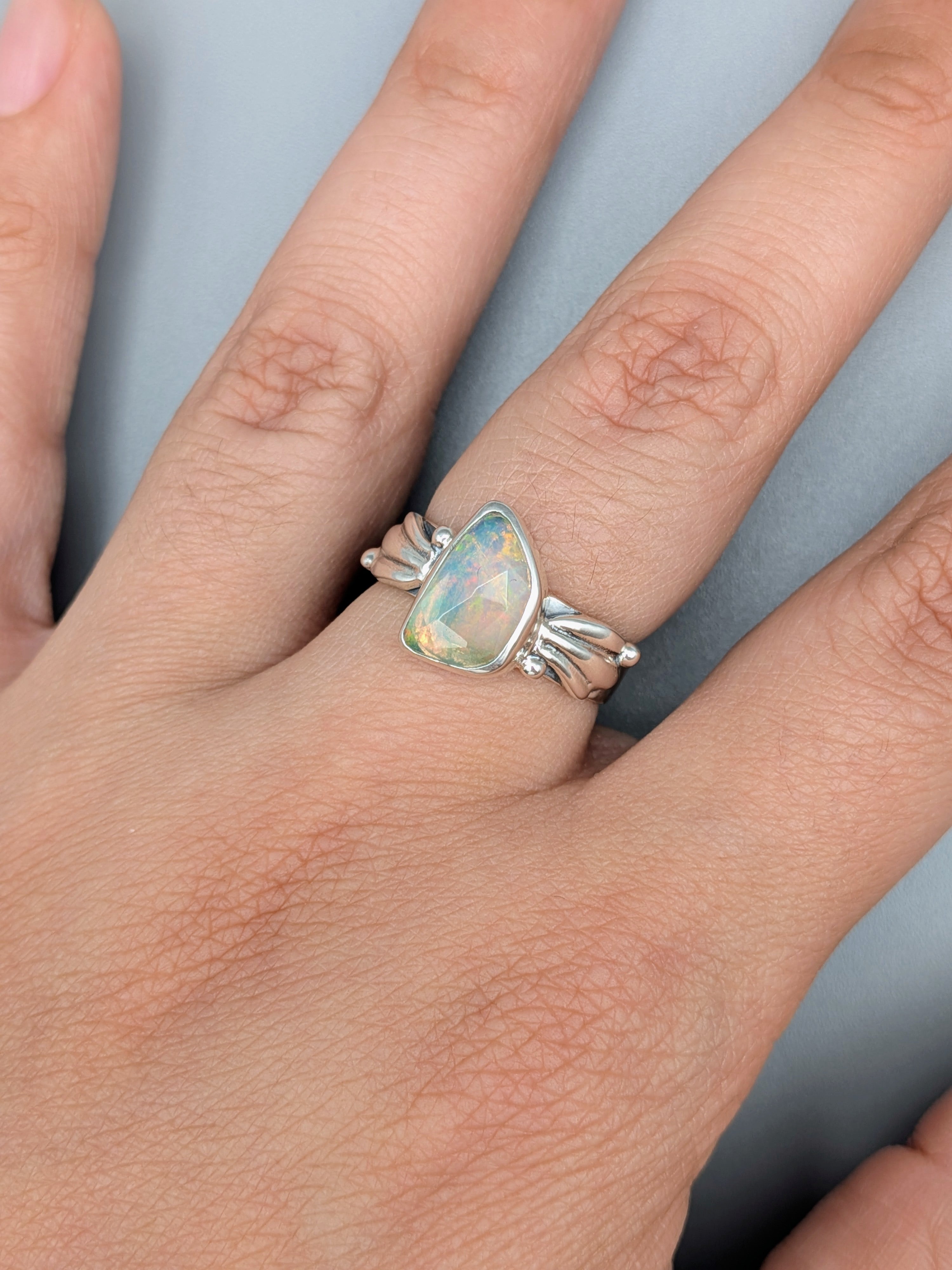 •FACETED ETHIOPIAN OPAL - ANTHER - 2• decorative band silver ring (size 8)