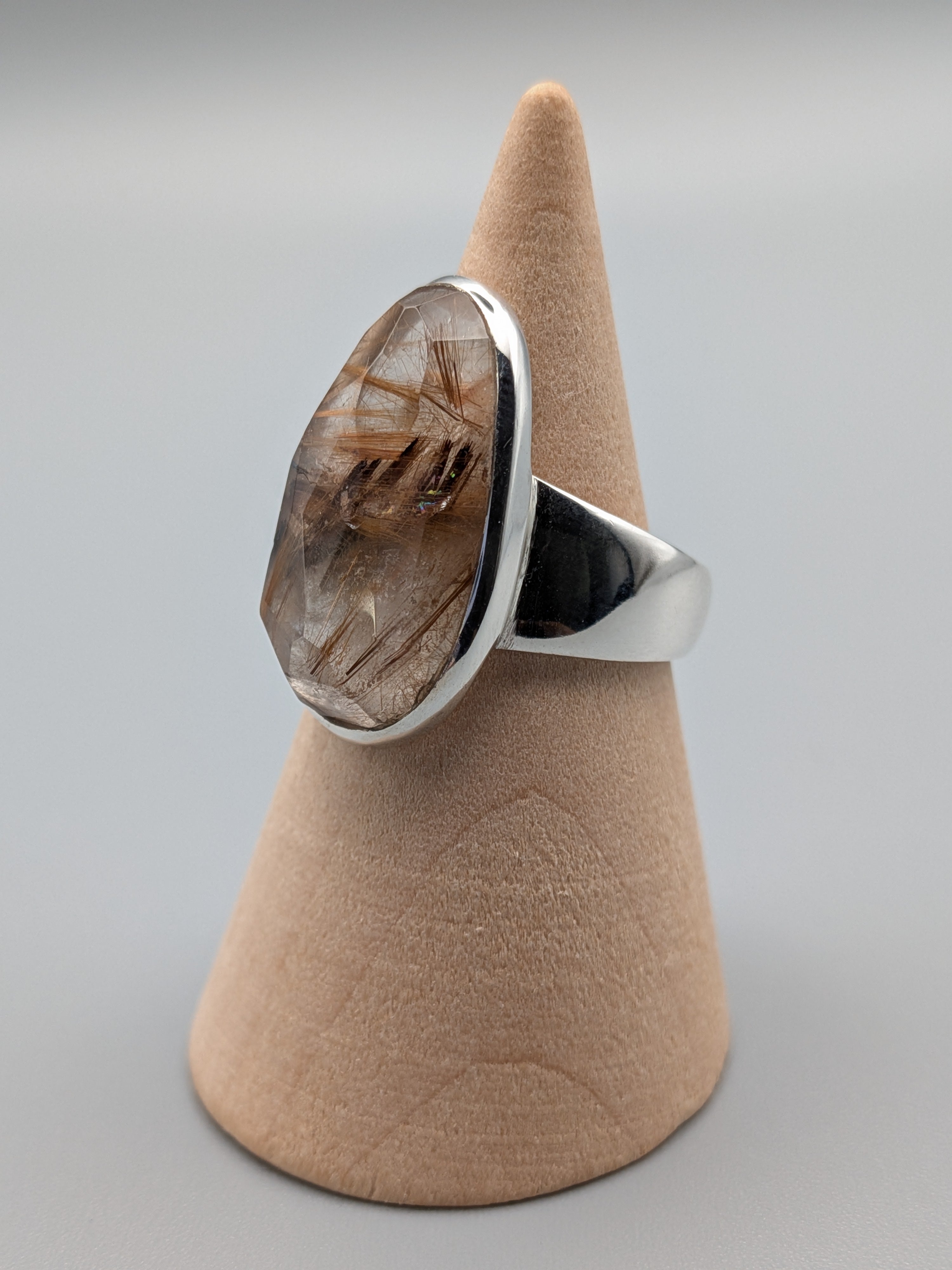 •RUTILATED QUARTZ - OVAL• tapered band silver ring (size 7.25)
