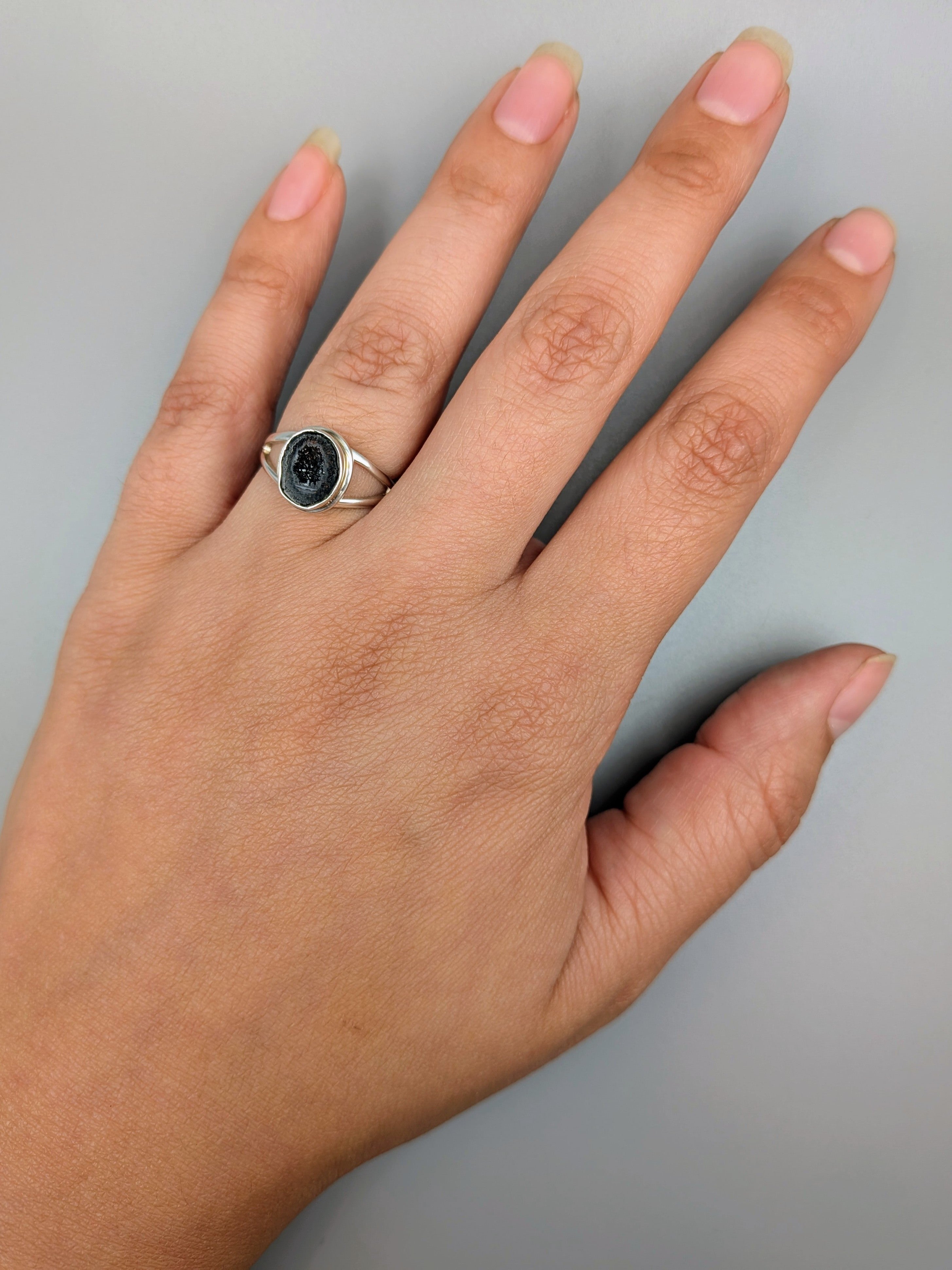 •COCONUT DRUZY - FREEFORM - 1• split band silver ring (size 6)