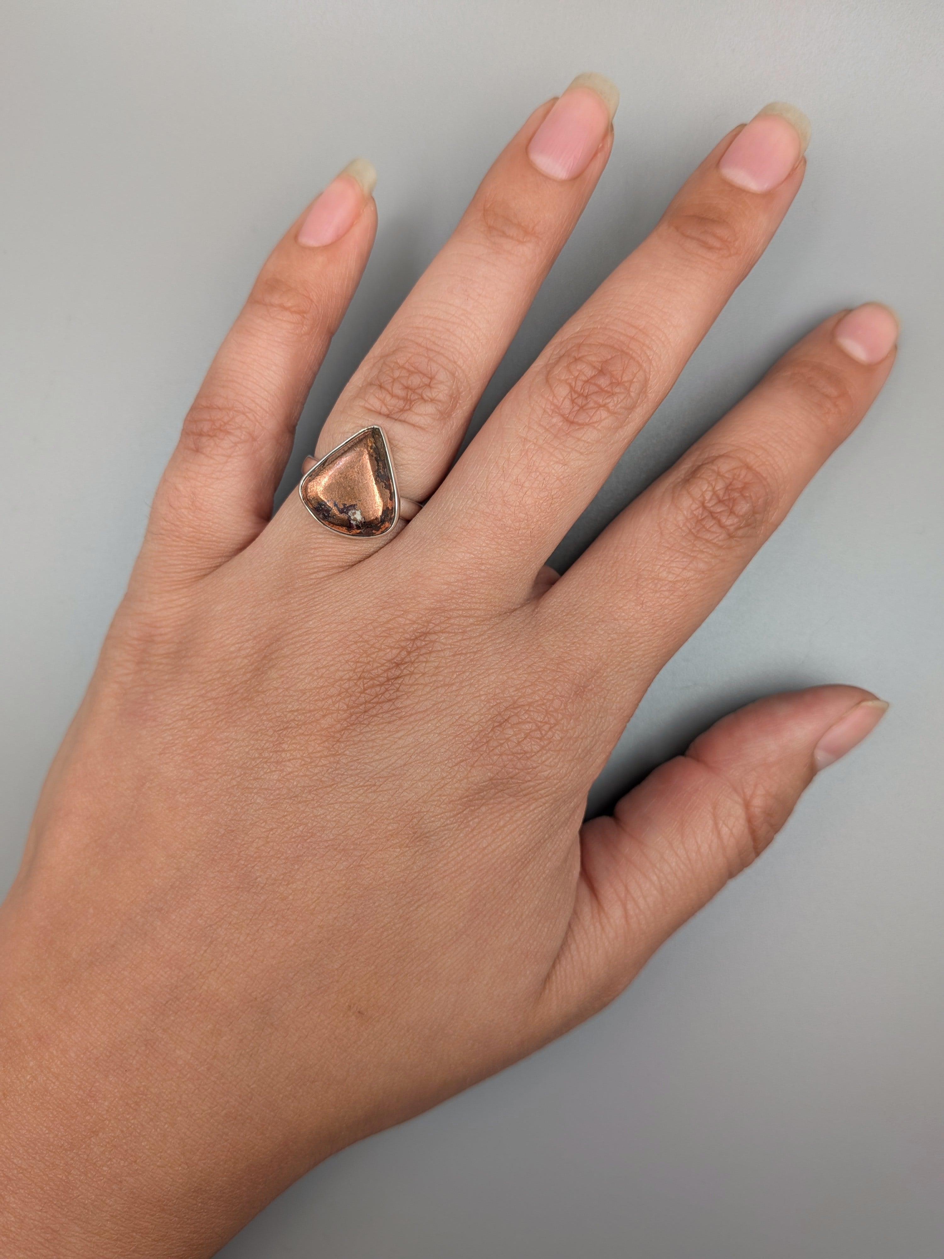 •COPPER IN MATRIX - TEAR• simple bezel silver ring (size 6)
