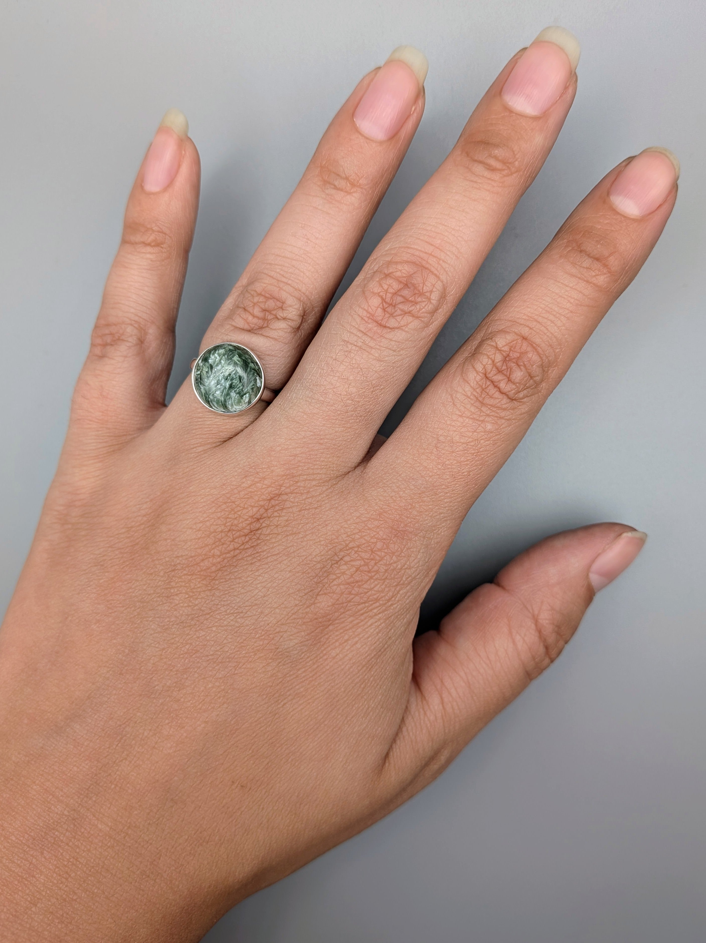 •SERAPHINITE - ROUND• simple bezel silver ring (various sizes)