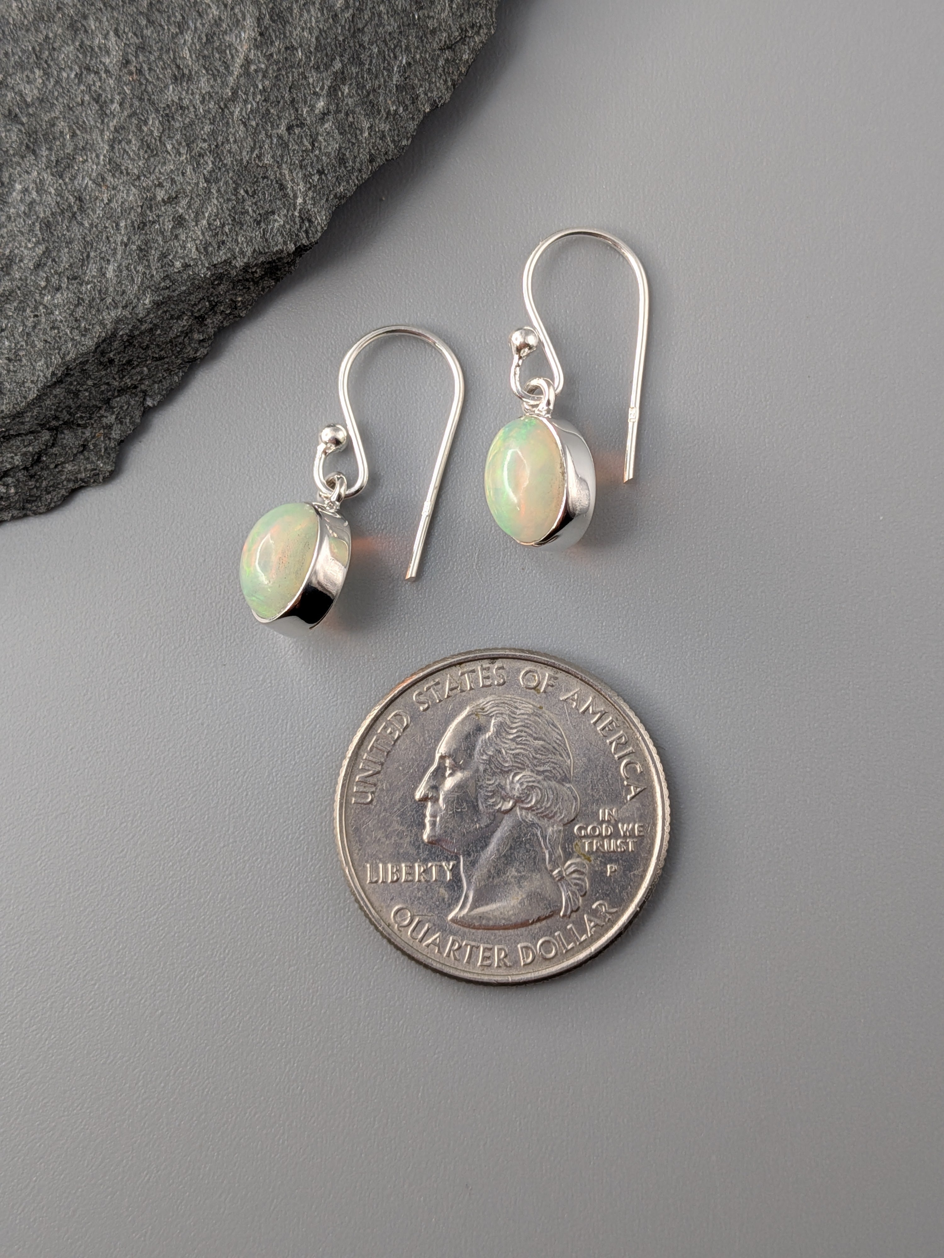 •ETHIOPIAN OPAL OVAL - 1• silver dangle earrings
