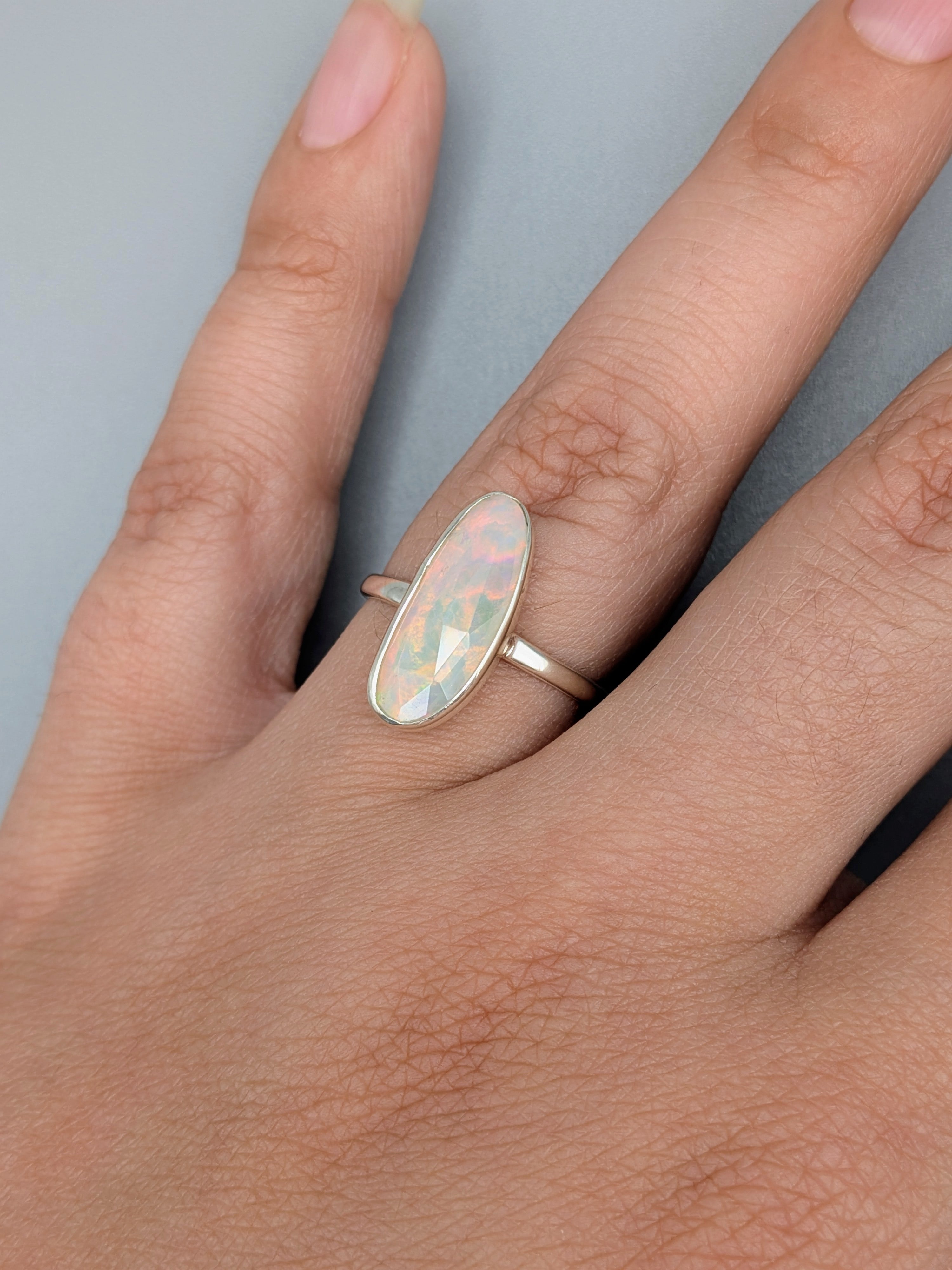 •FACETED ETHIOPIAN OPAL - STACKABLE OVAL - 1• silver ring (size 7)