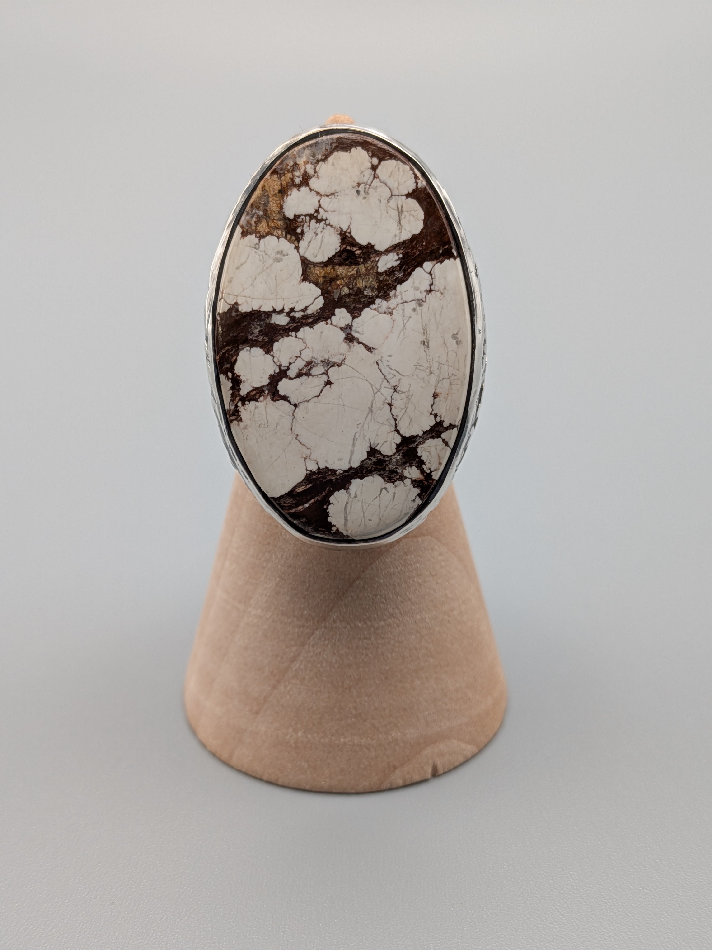 •HOWLITE - OVAL• bumpy bezel silver ring (size 6.5)