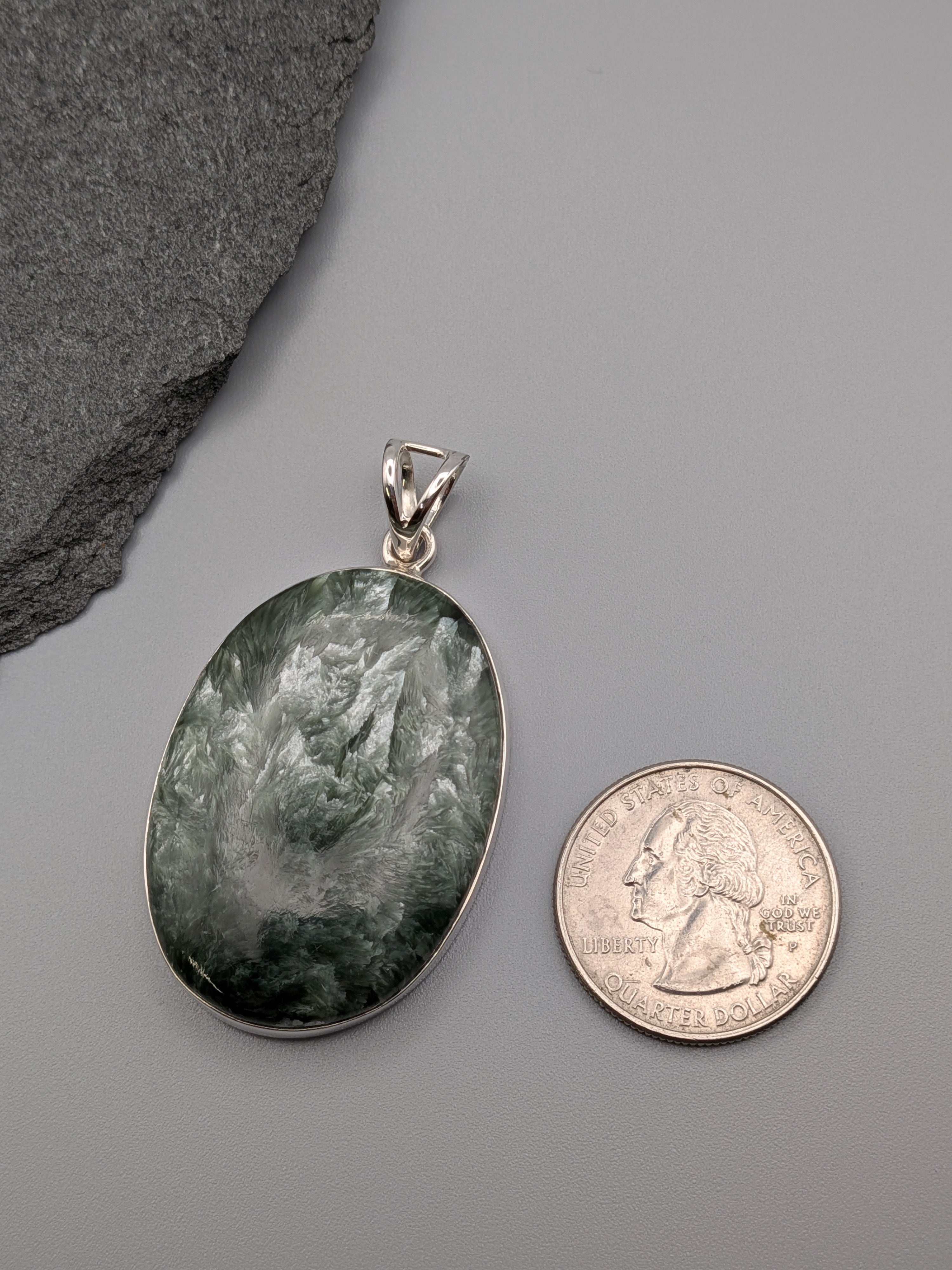 •SERAPHINITE OVAL• sterling silver pendant