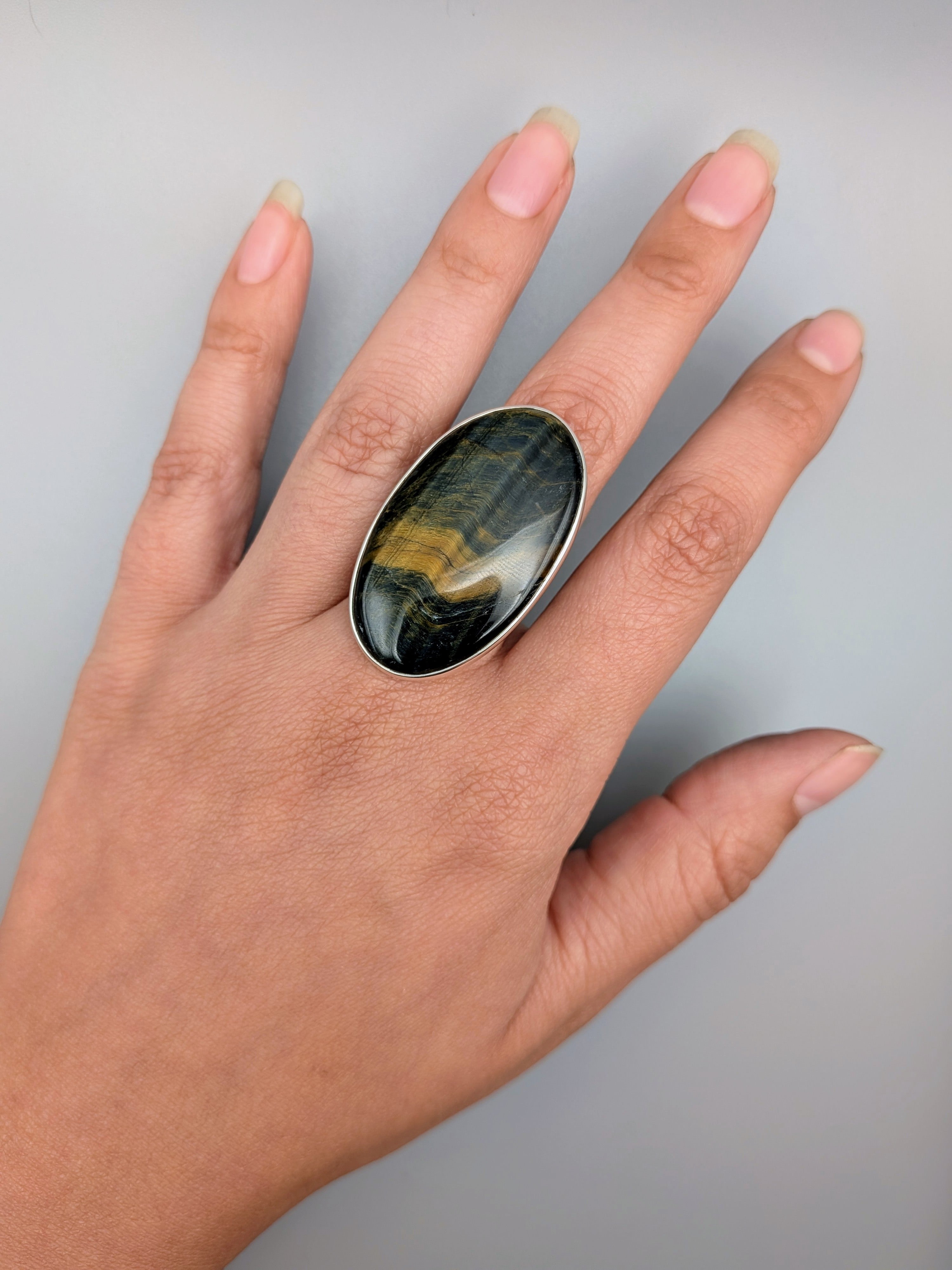 •HAWK EYE - OVAL• split band silver ring (size 7)
