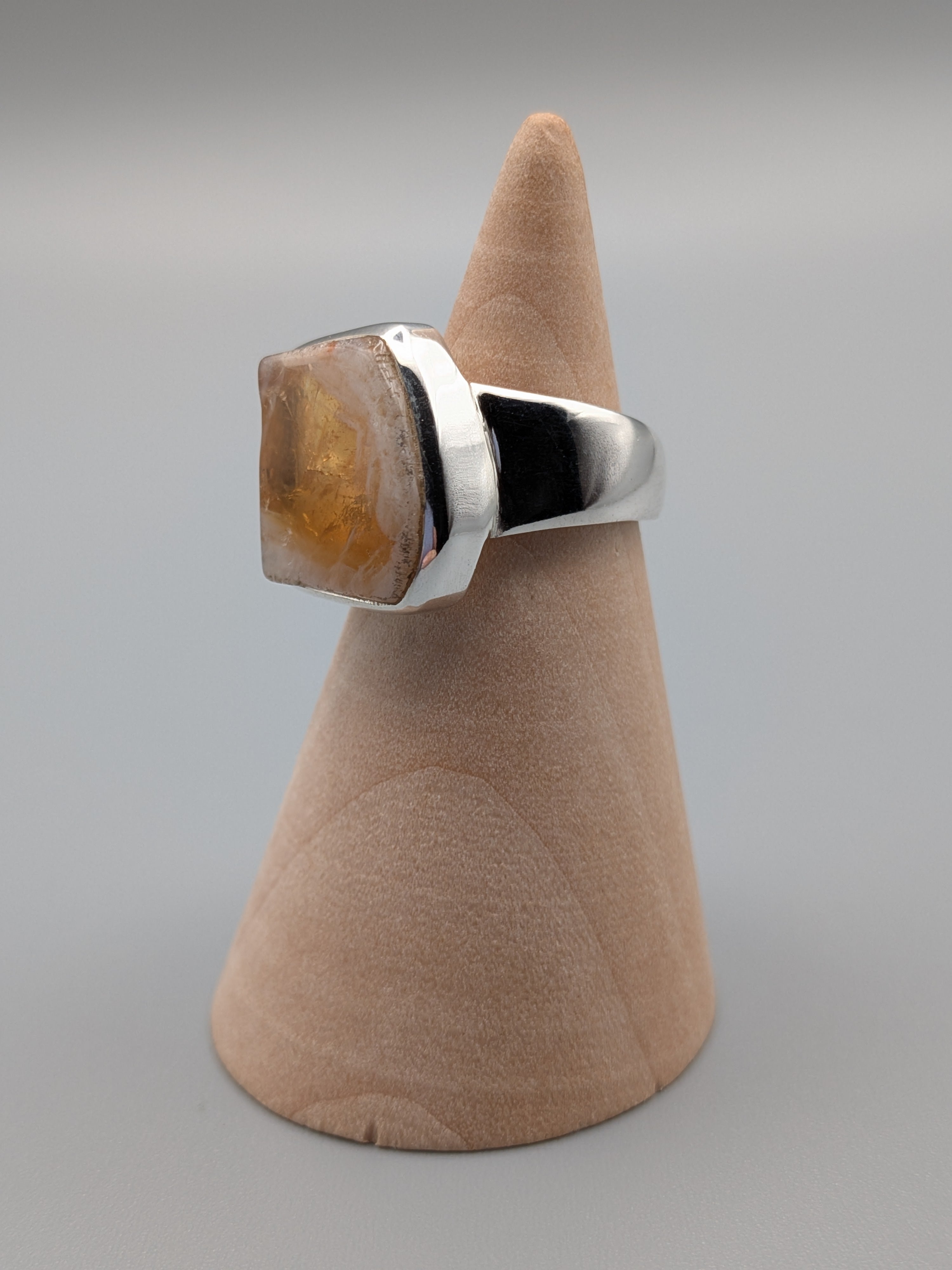 •CITRINE - FREEFORM• tapered band silver ring (size 5)