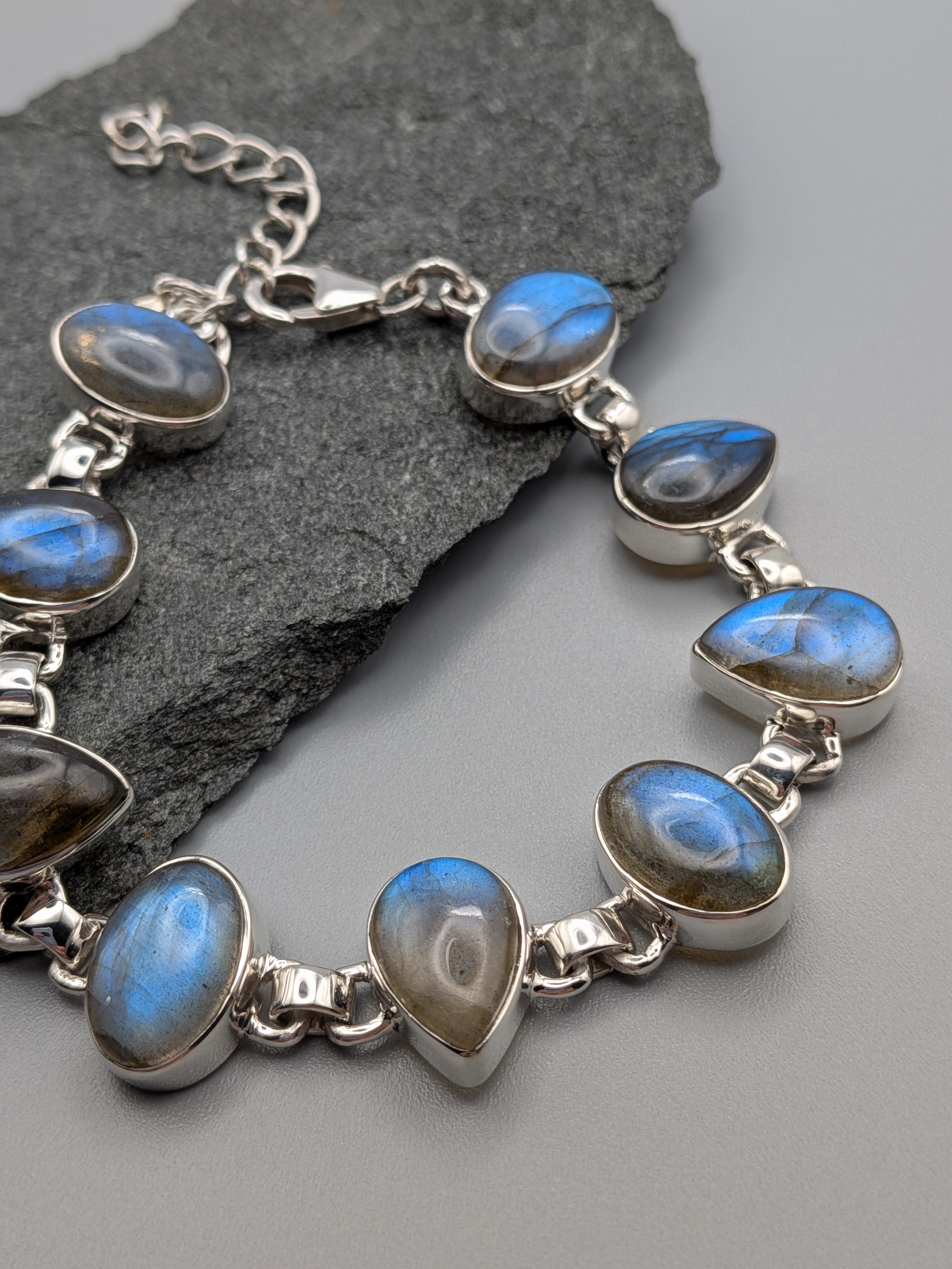 •LABRADORITE - GEO MIX SMALL• linked silver bracelet (6.5" - 8")