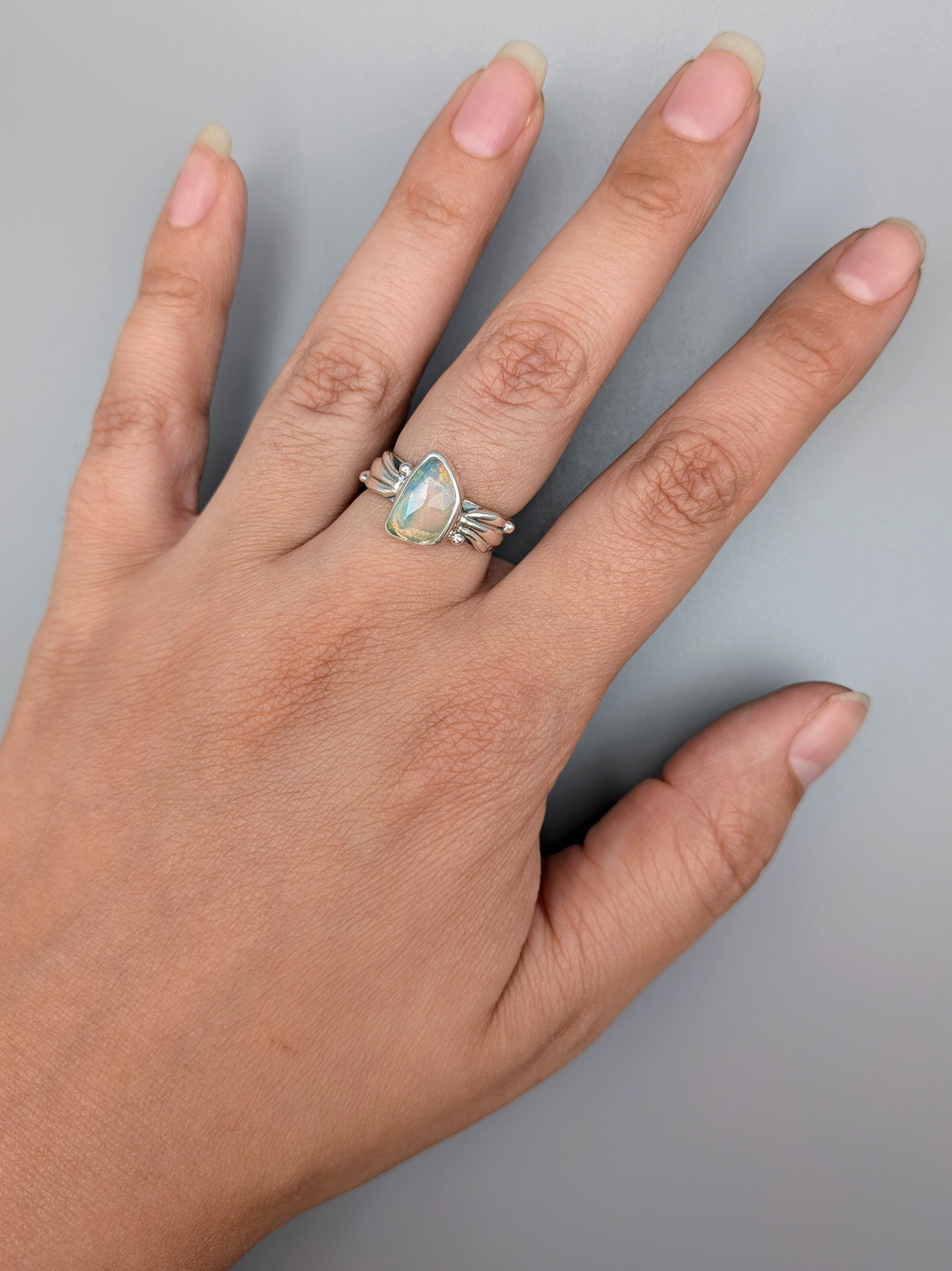 •FACETED ETHIOPIAN OPAL - ANTHER - 2• decorative band silver ring (size 8)