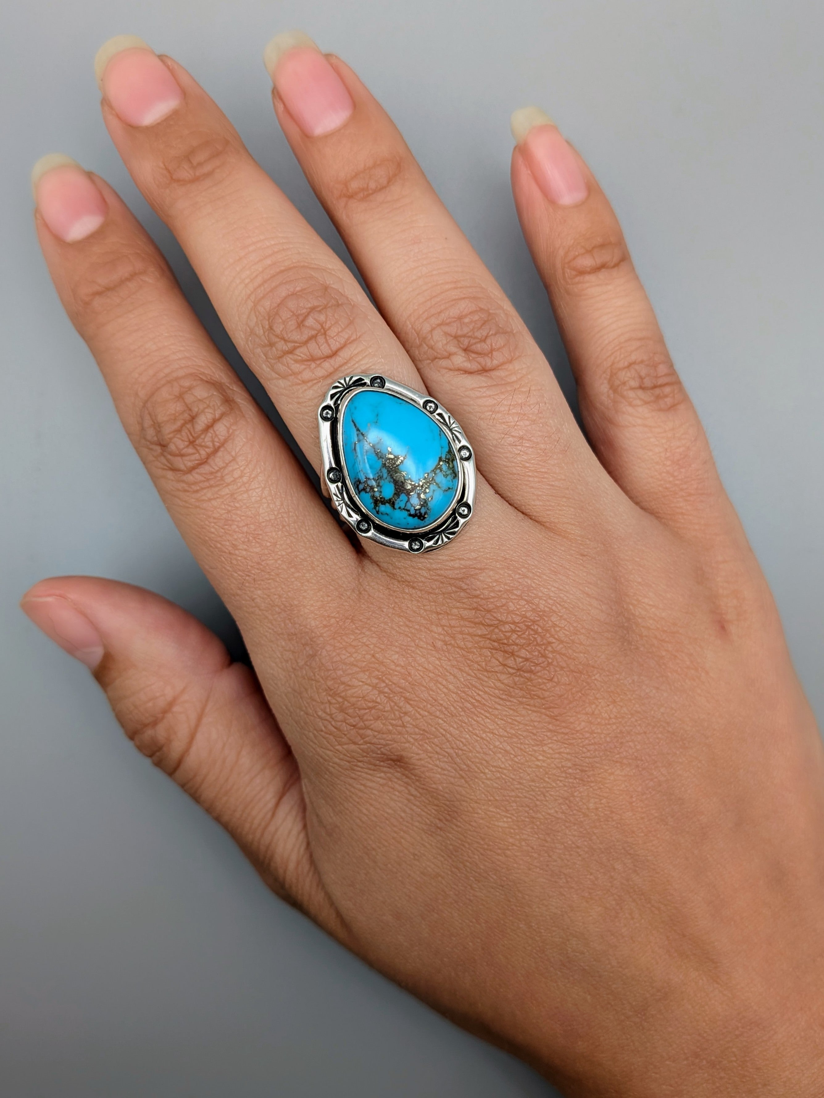 •KINGMAN TURQUOISE - SHÁ• Navajo silver ring (size 8.5)