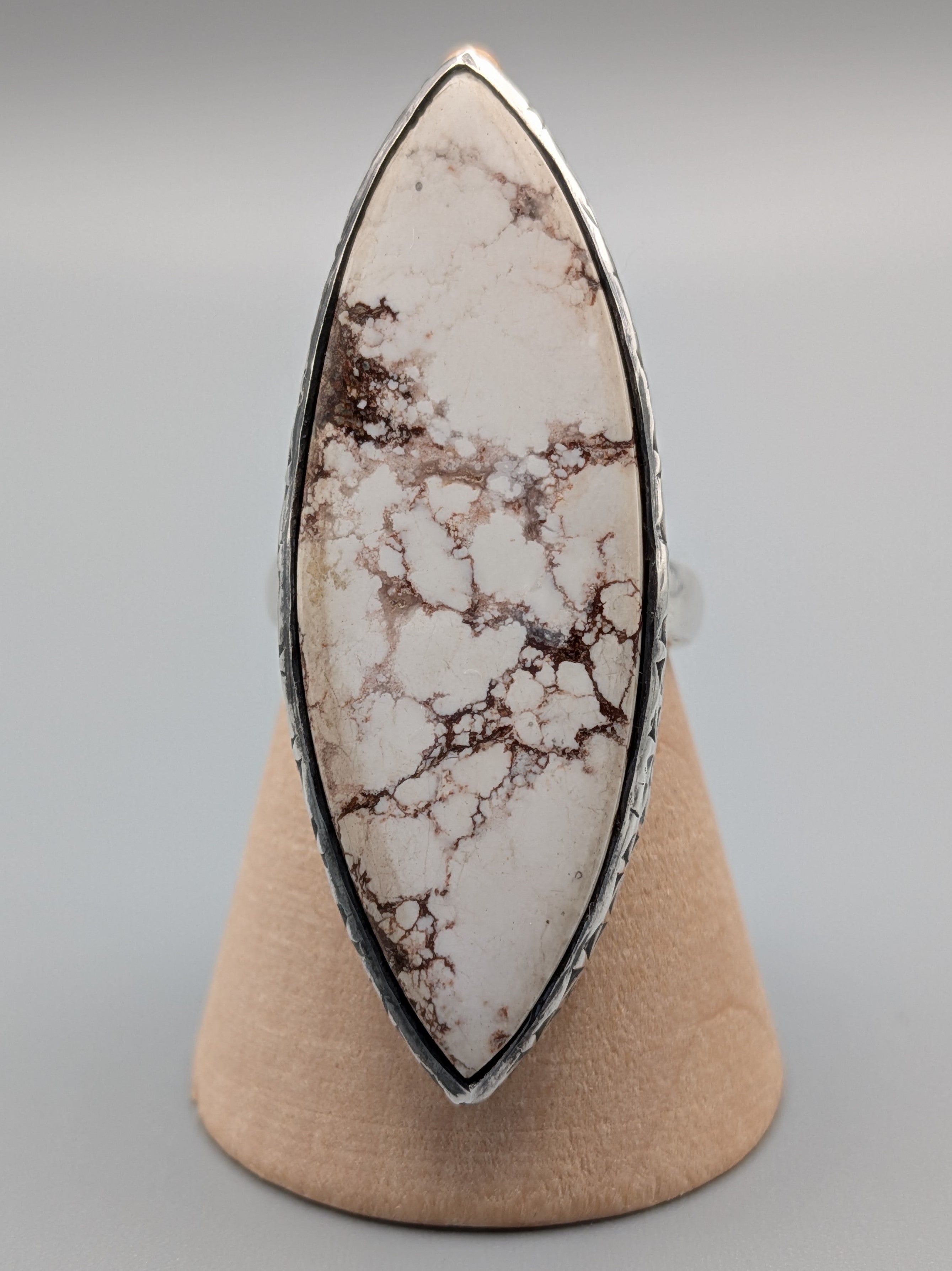 •HOWLITE - EYE• elemental bezel silver ring (size 8.75)