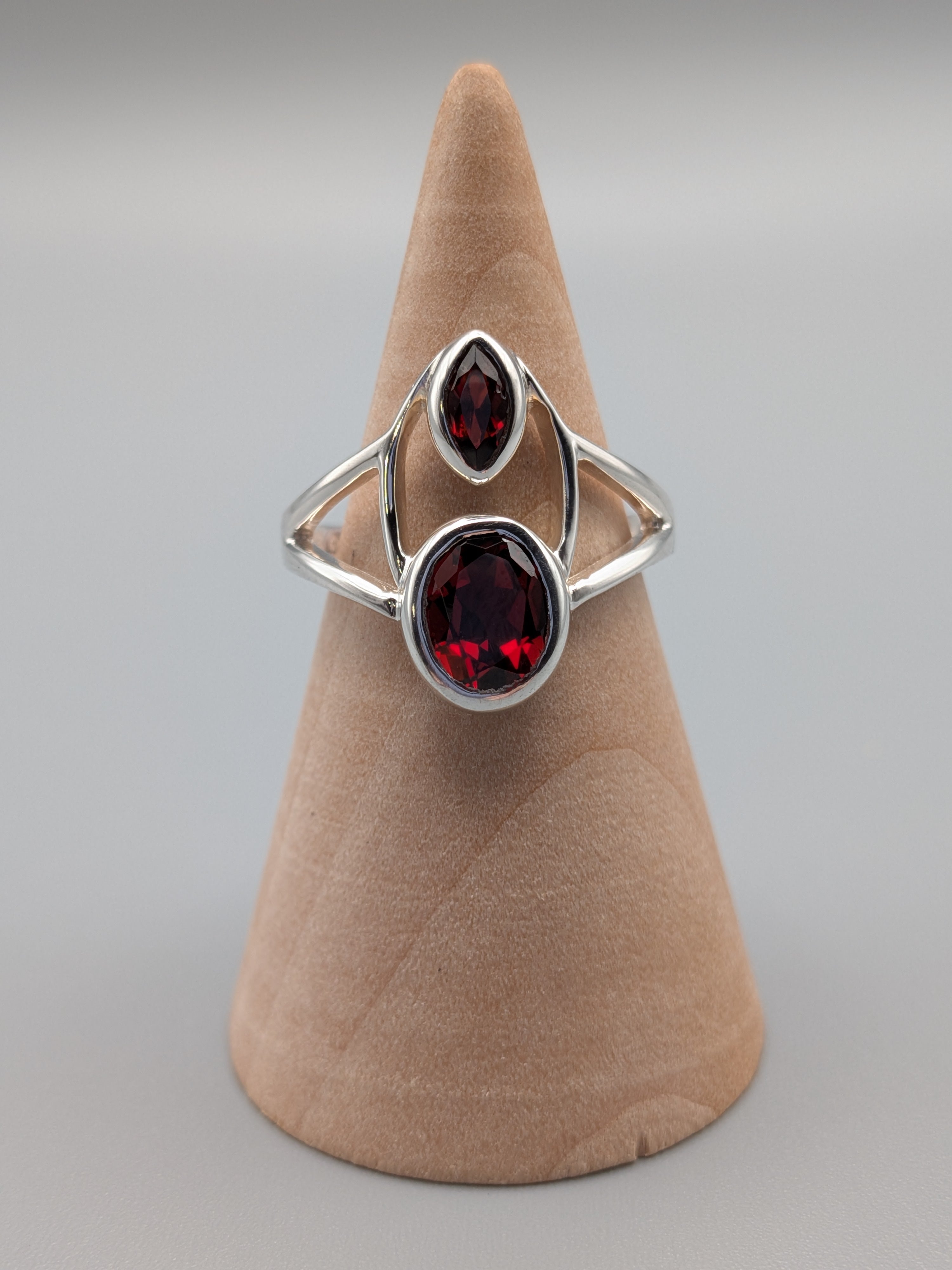 •GARNET - HOURGLASS• double stone silver ring (size 7.75)