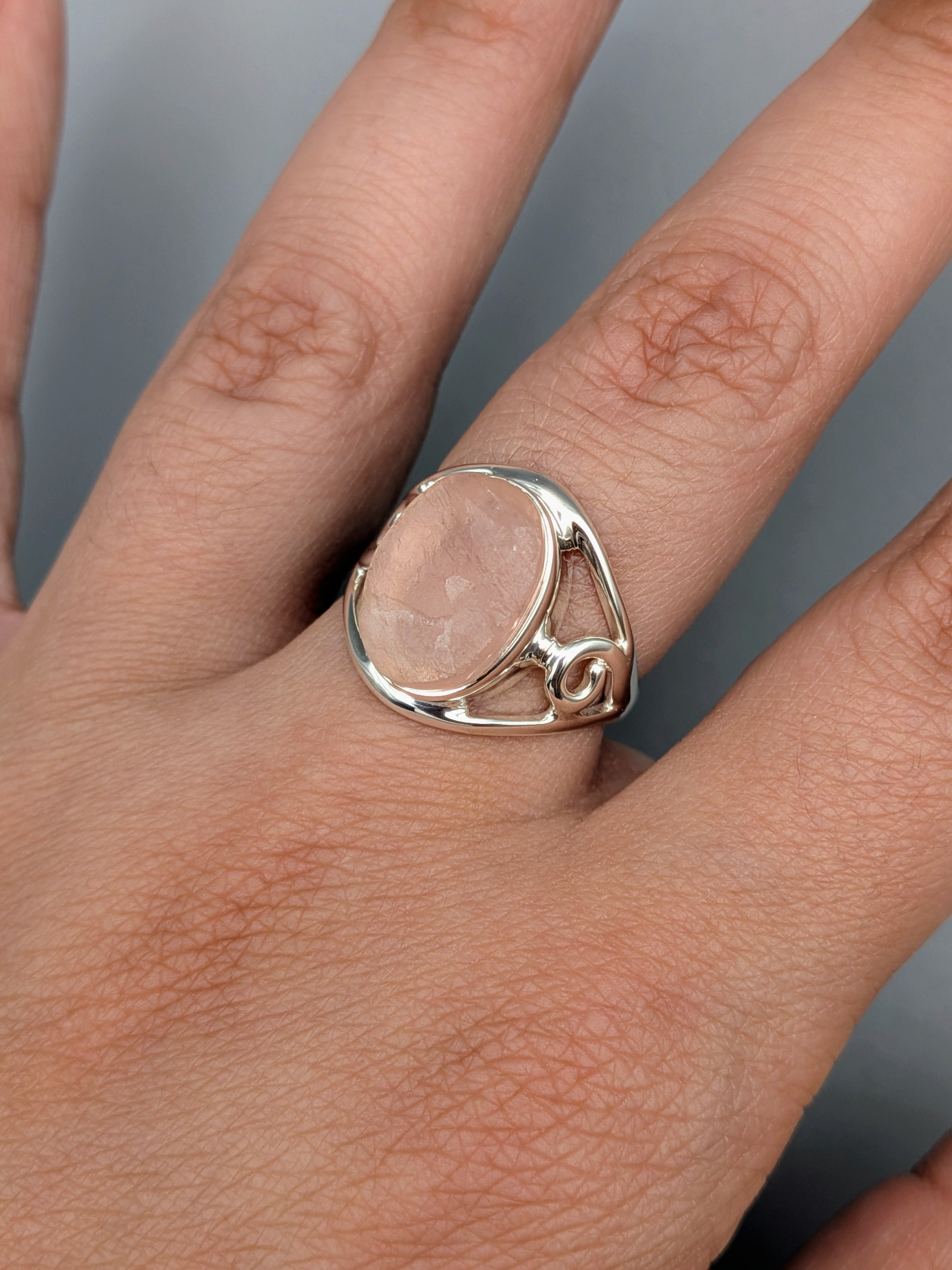 •ROSE QUARTZ - CLARA• decorative band silver ring (various sizes)