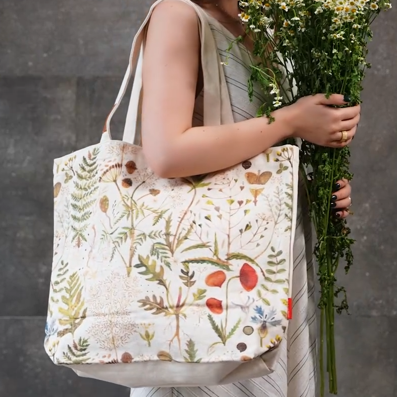 •ROOTS• gusseted canvas tote