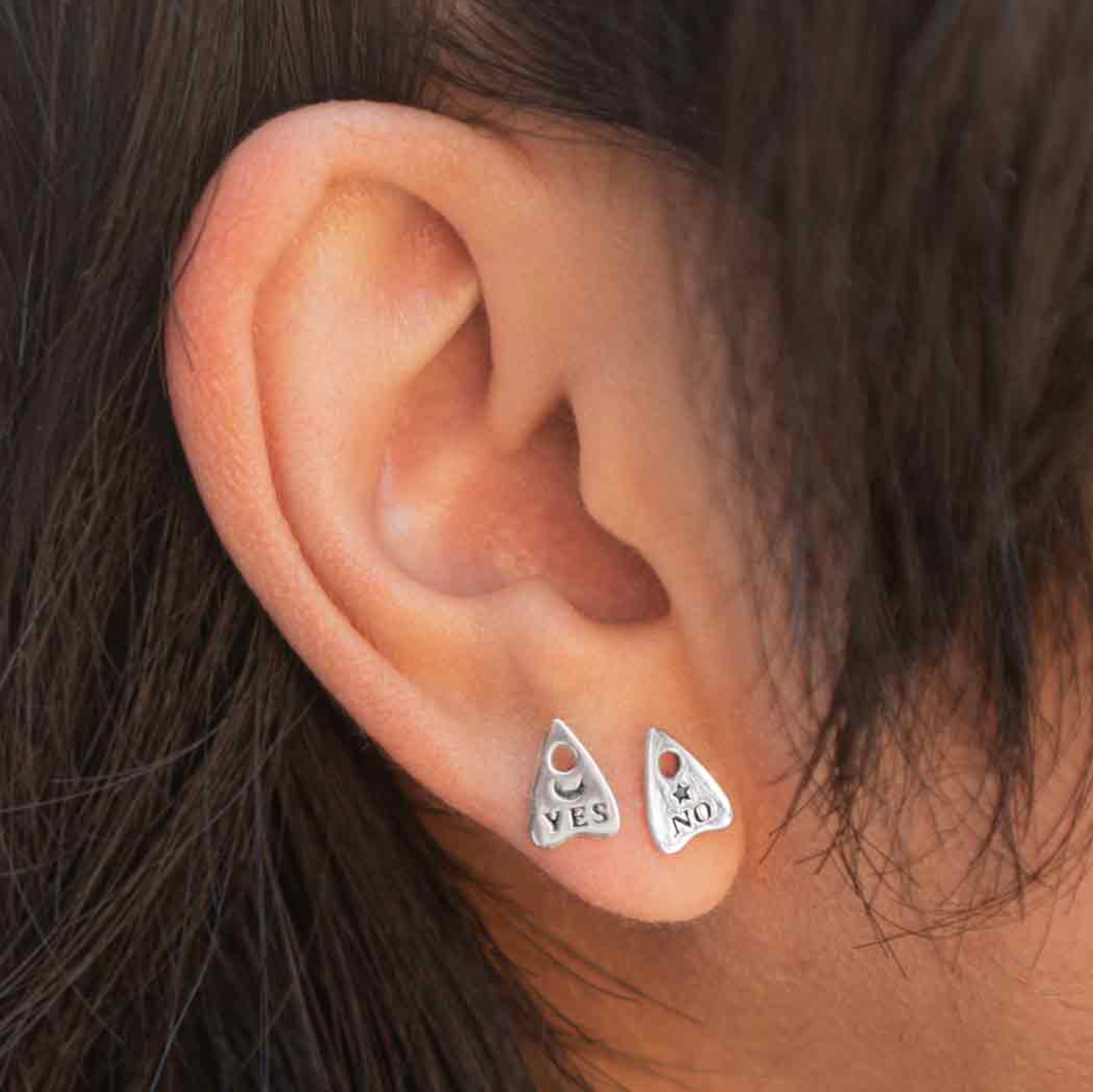 • SMALL PLANCHETTE • silver stud earrings