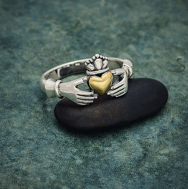 •CLADDAGH• sterling silver ring