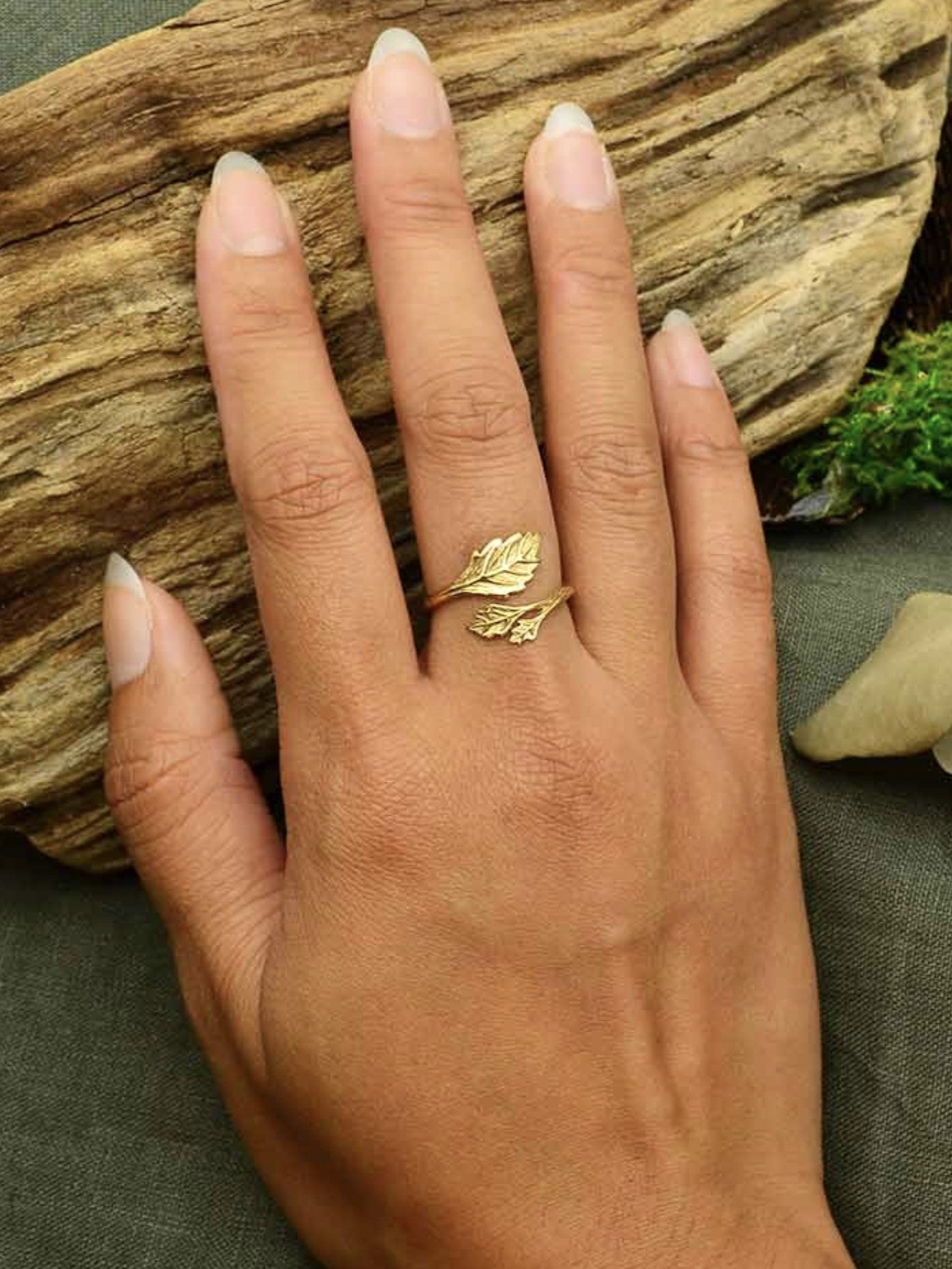 •LEAF WRAP• detailed adjustable bronze ring
