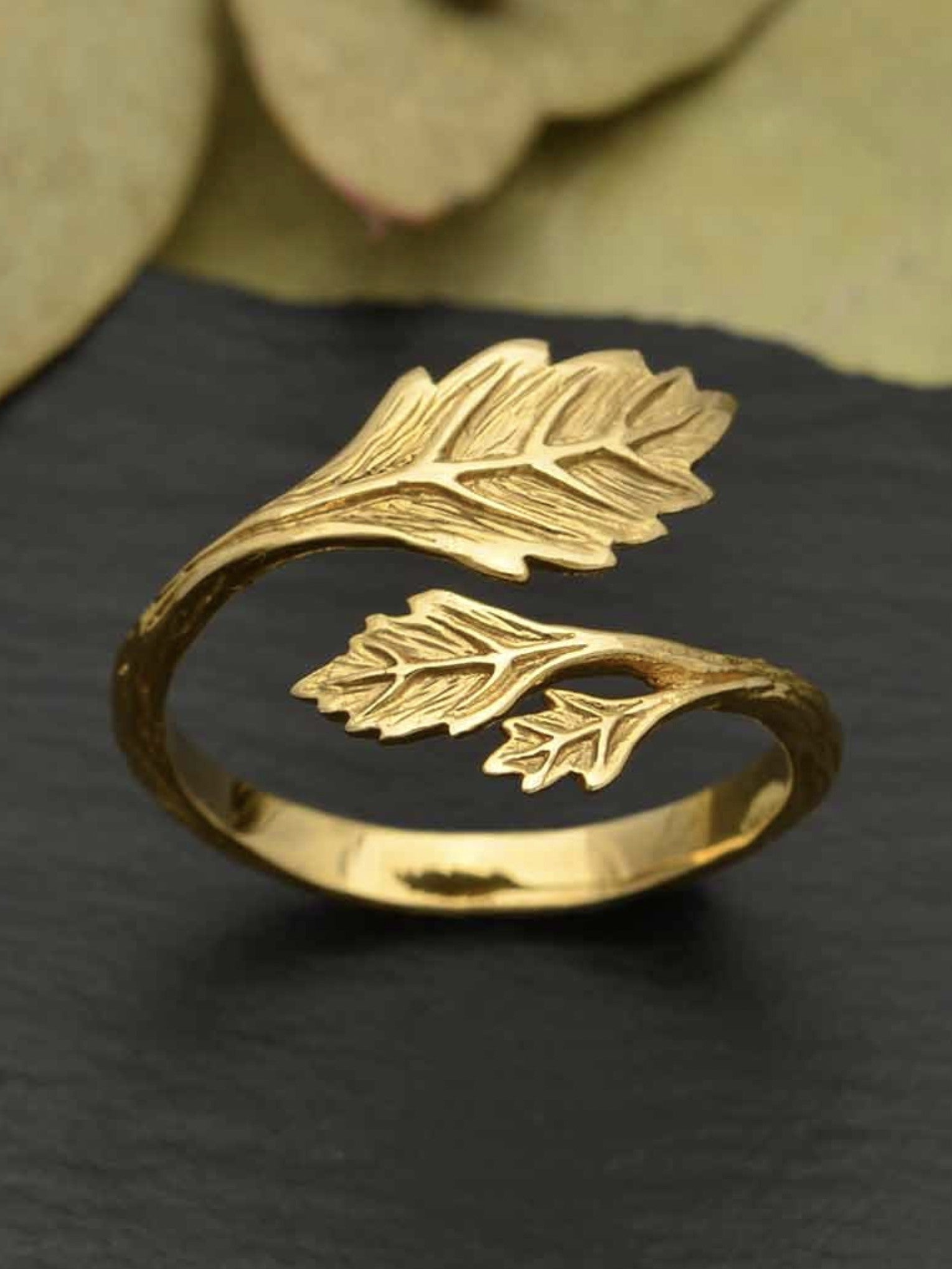 •LEAF WRAP• detailed adjustable bronze ring