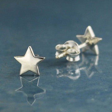 •FLAT STAR• silver stud earrings