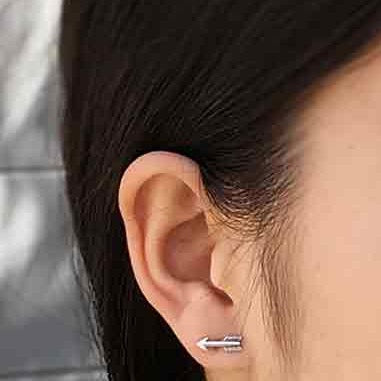 • LITTLE ARROW • silver stud earrings