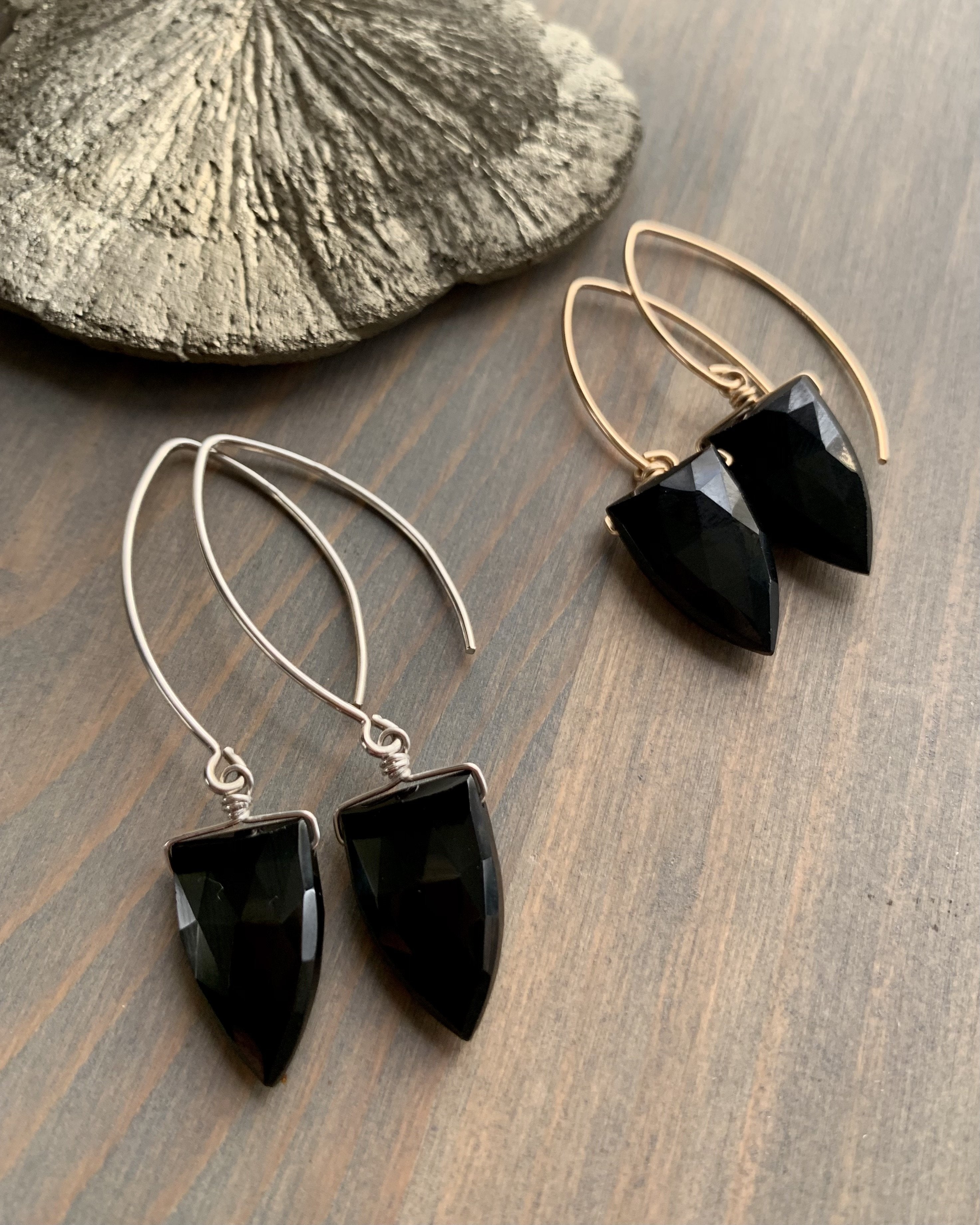 • STRAY - SPEARS •  spinel simple silver or gold dangle earrings